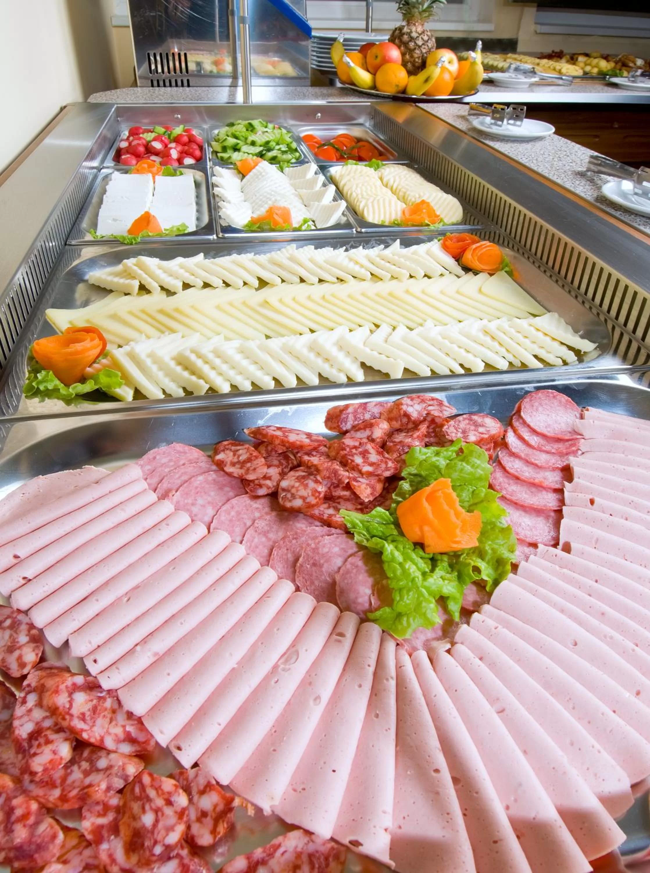 Food and drinks in Hotel Ambient