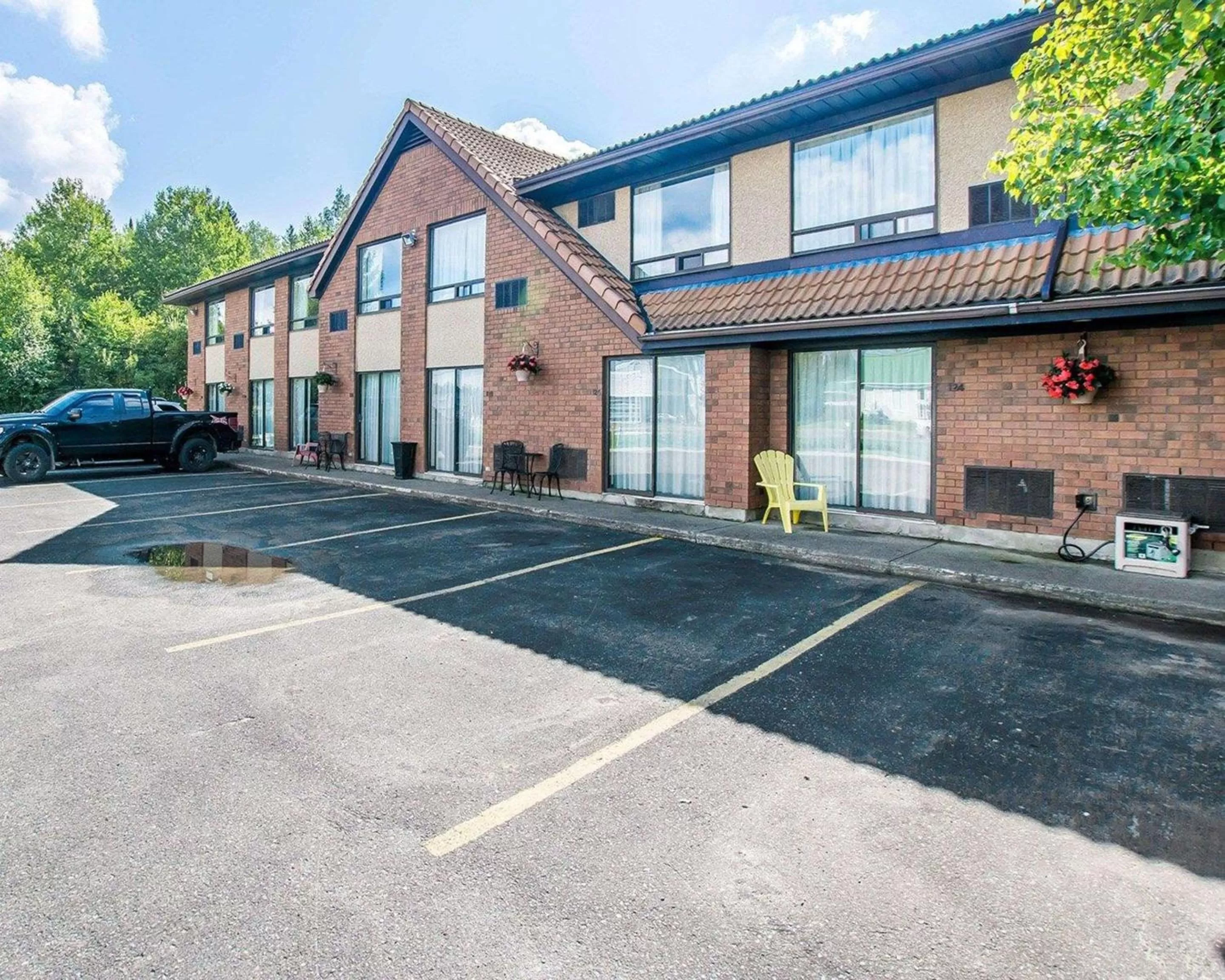 Property building in Comfort Inn Kirkland Lake