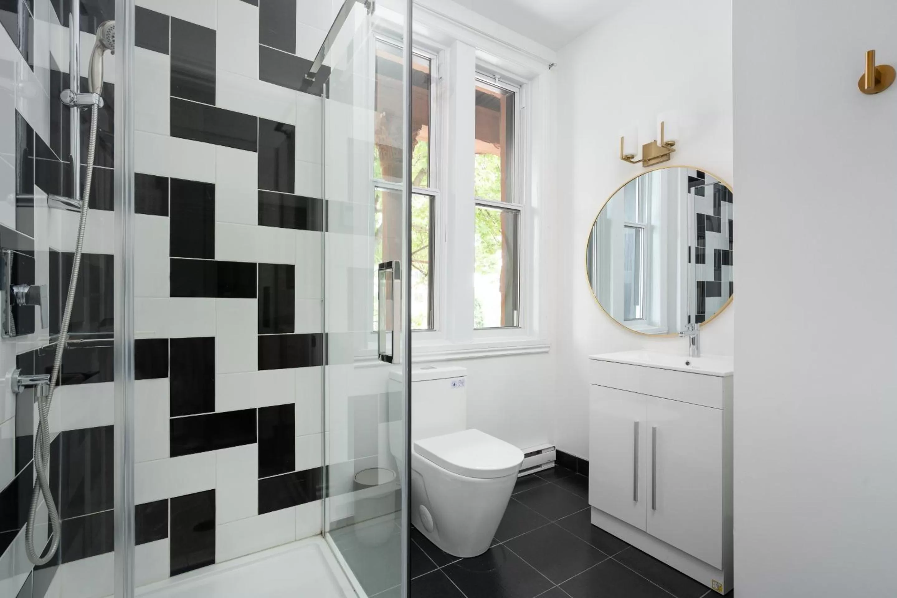 Bathroom in Le Penfield Par Nomade MTL