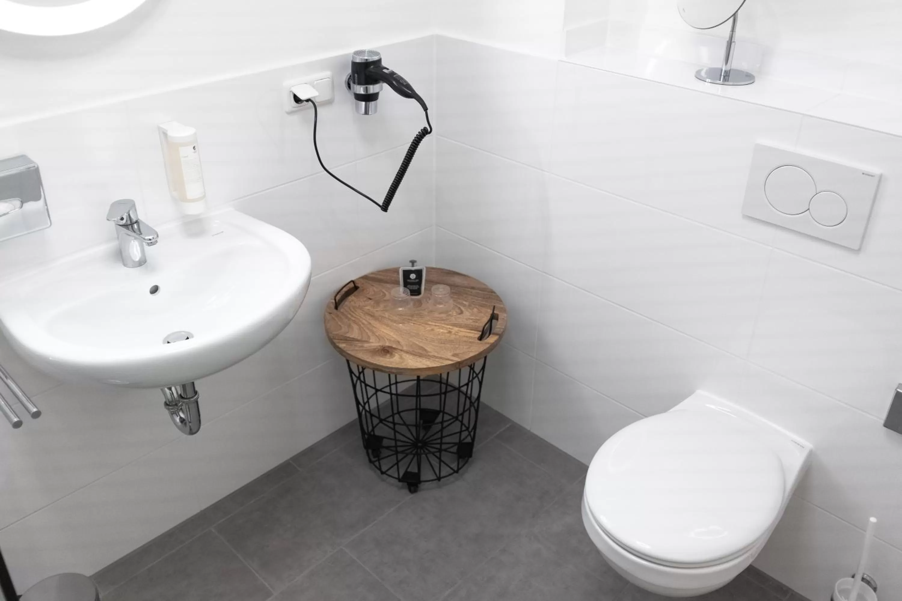 Bathroom in ANA Living Augsburg City Center by Arthotel ANA - Self-Service-Hotel