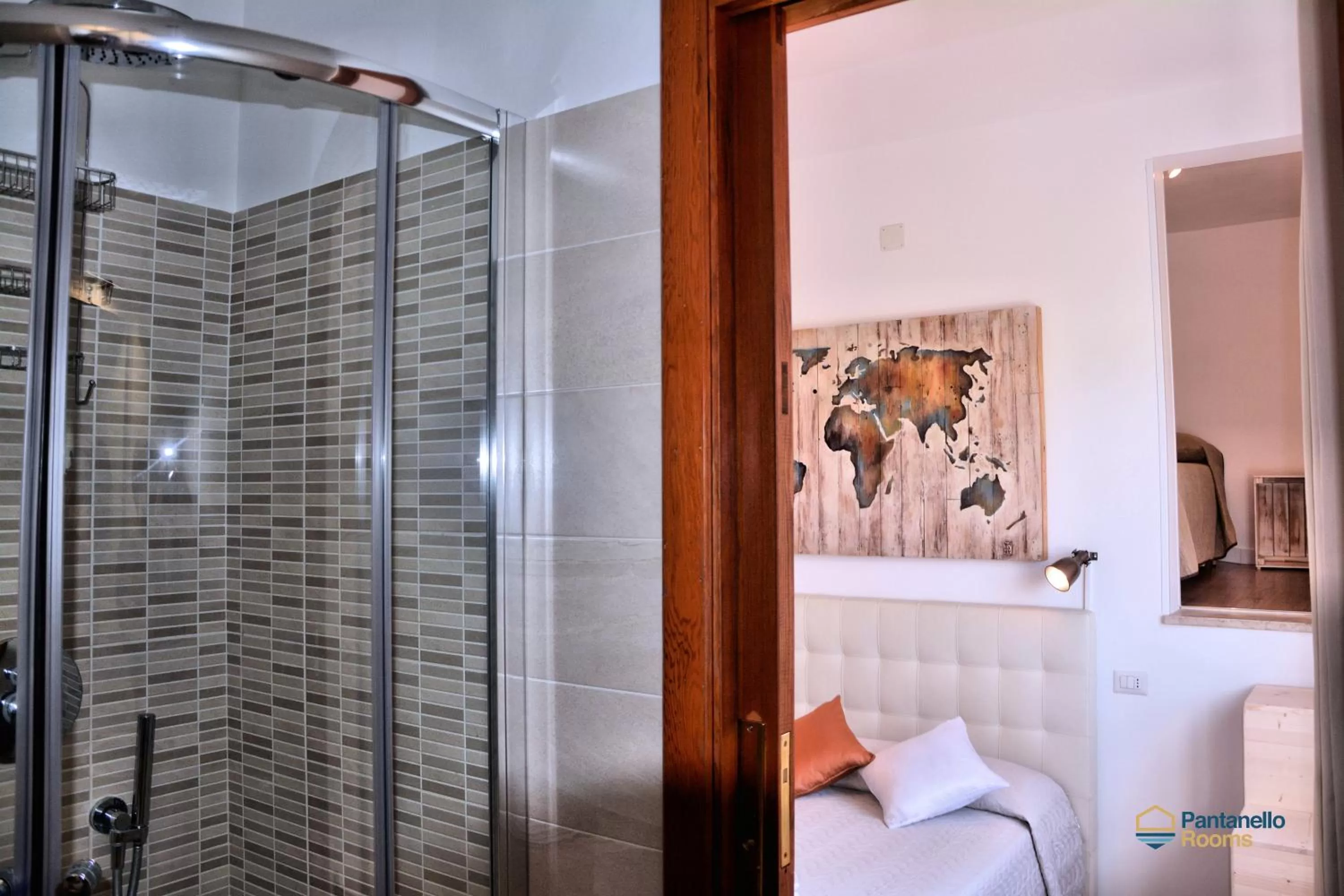 Shower in Pantanello Rooms Avola