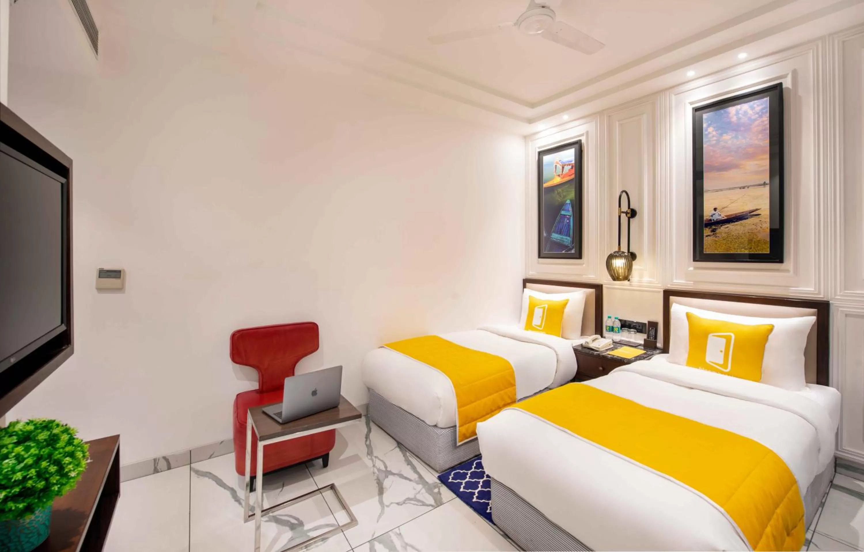 Photo of the whole room, Bed in Bloom Boutique l GK1