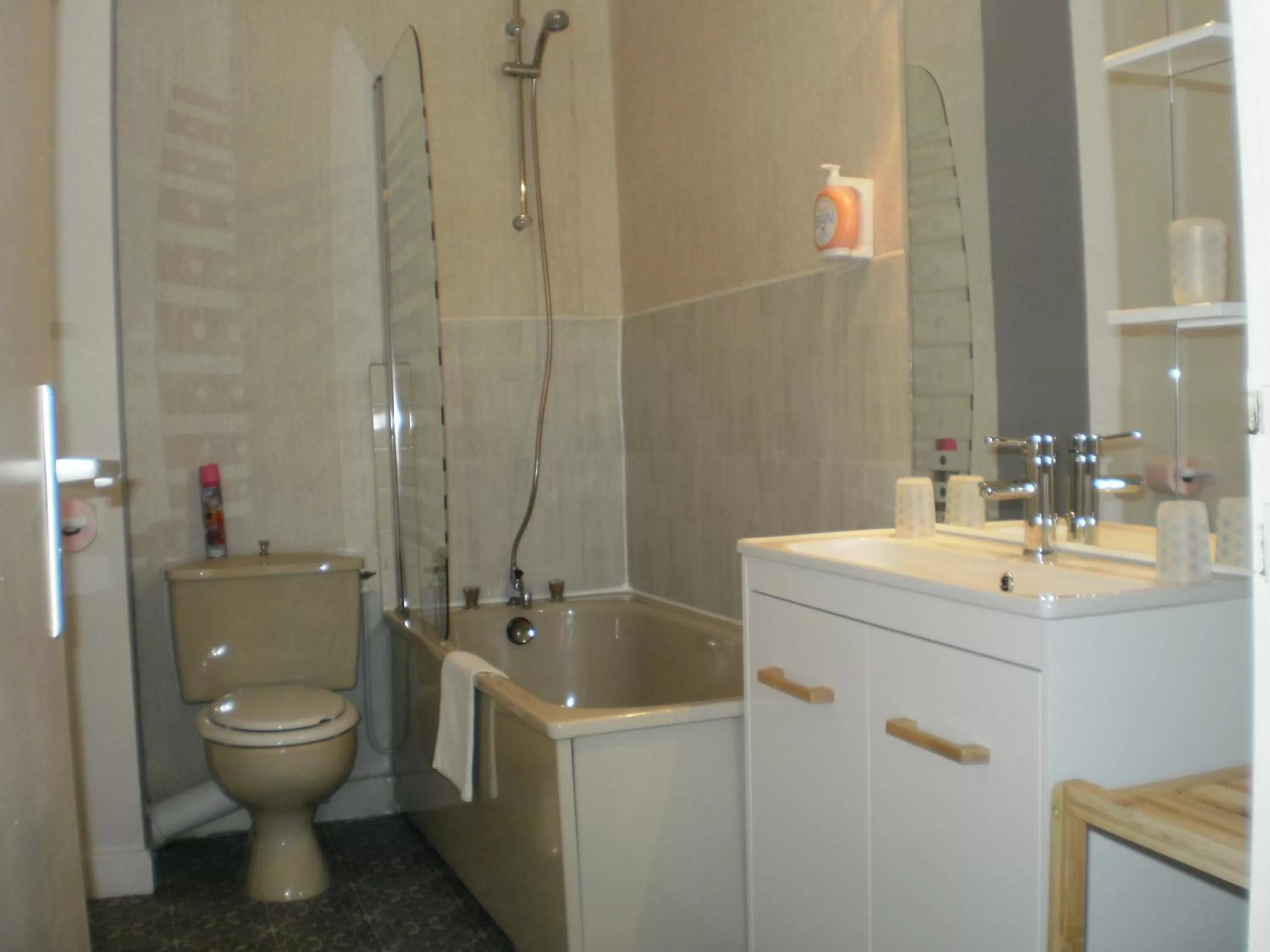 Bathroom in Hotel De La Gare