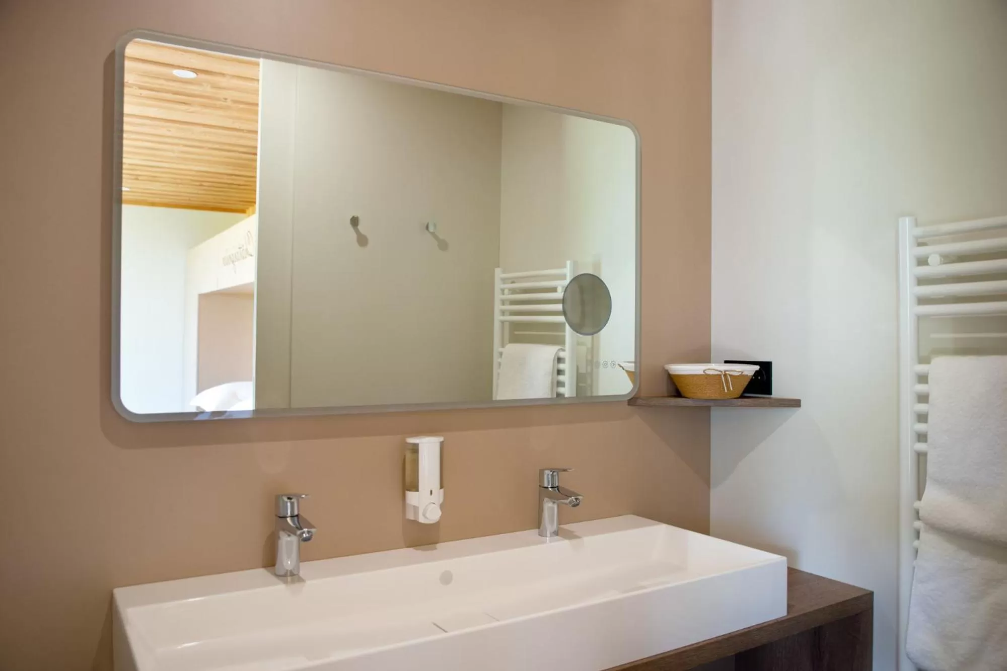 Bathroom in Manoir le Roure