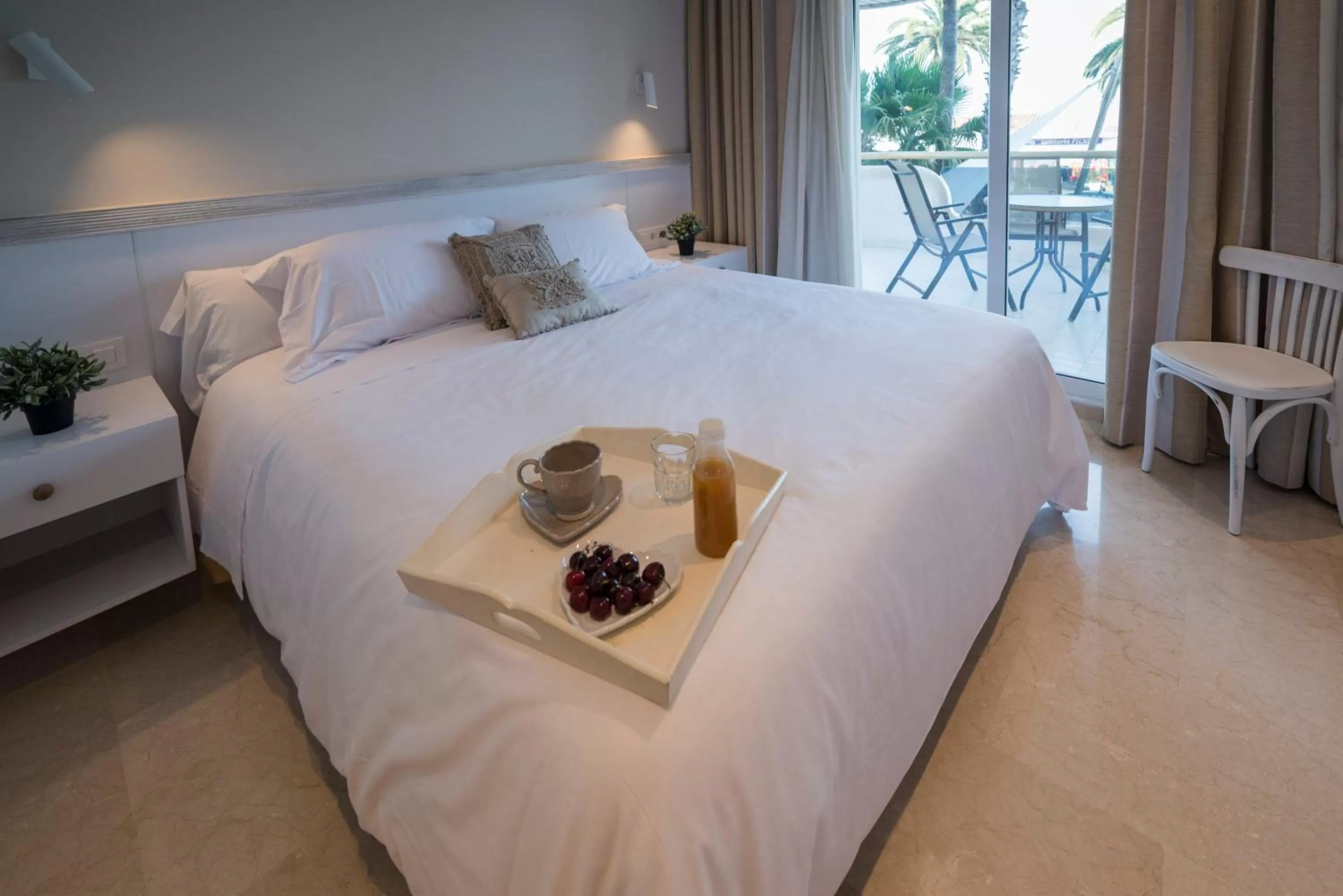 Balcony/Terrace, Bed in Mediterraneo Sitges