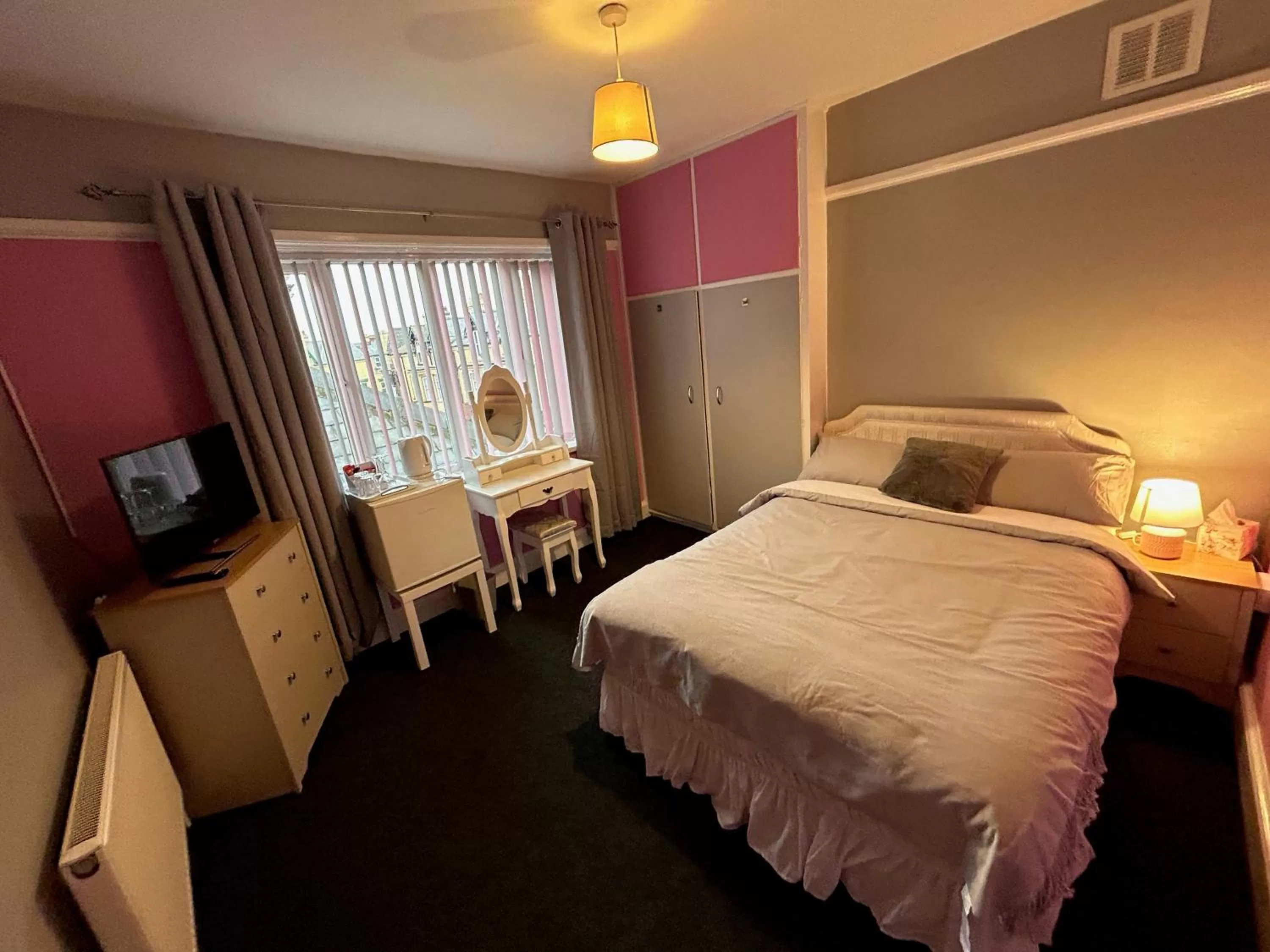 Bed in Balanco’s b&b