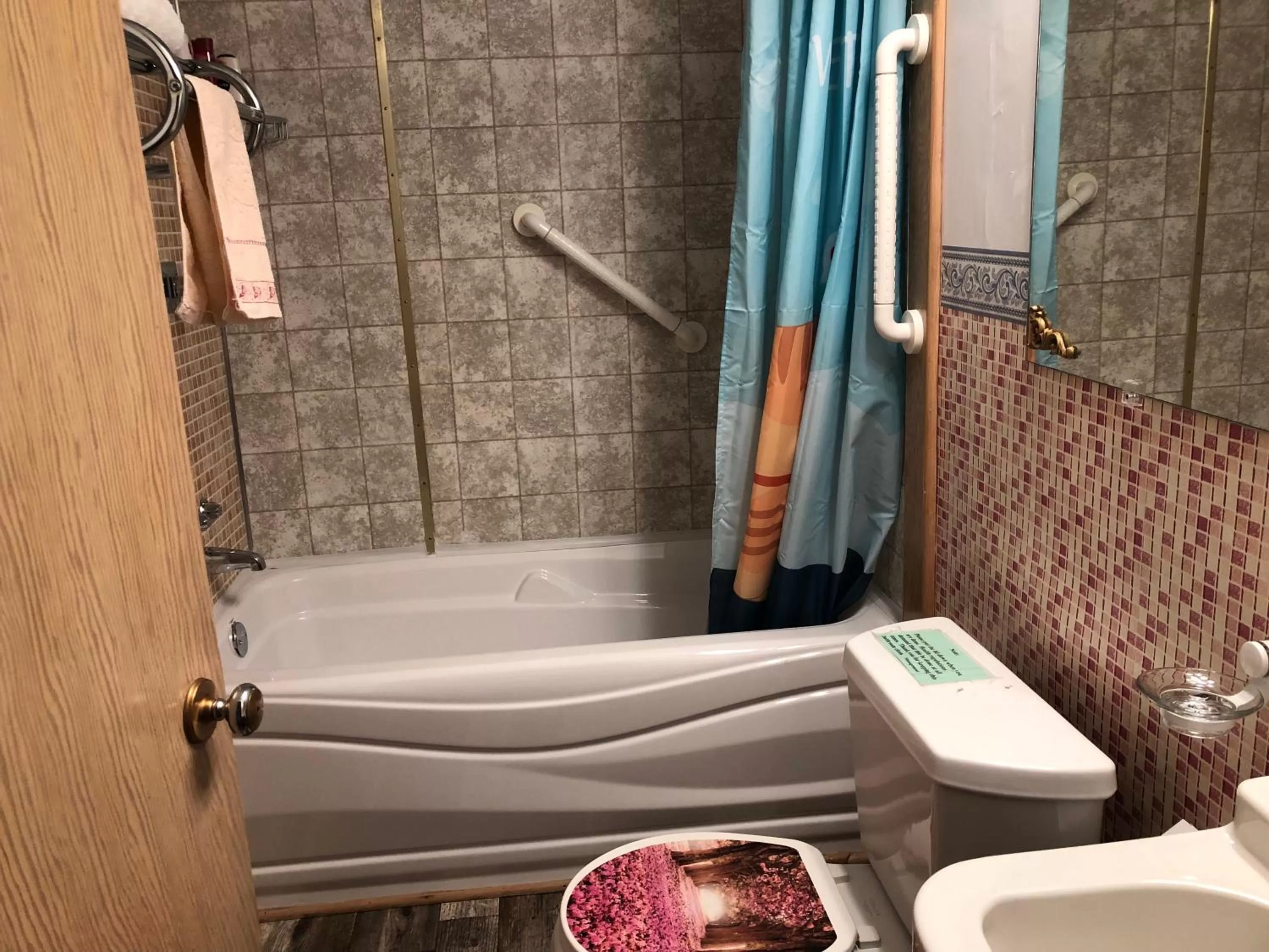 Bathroom in Heritage Place Hotel