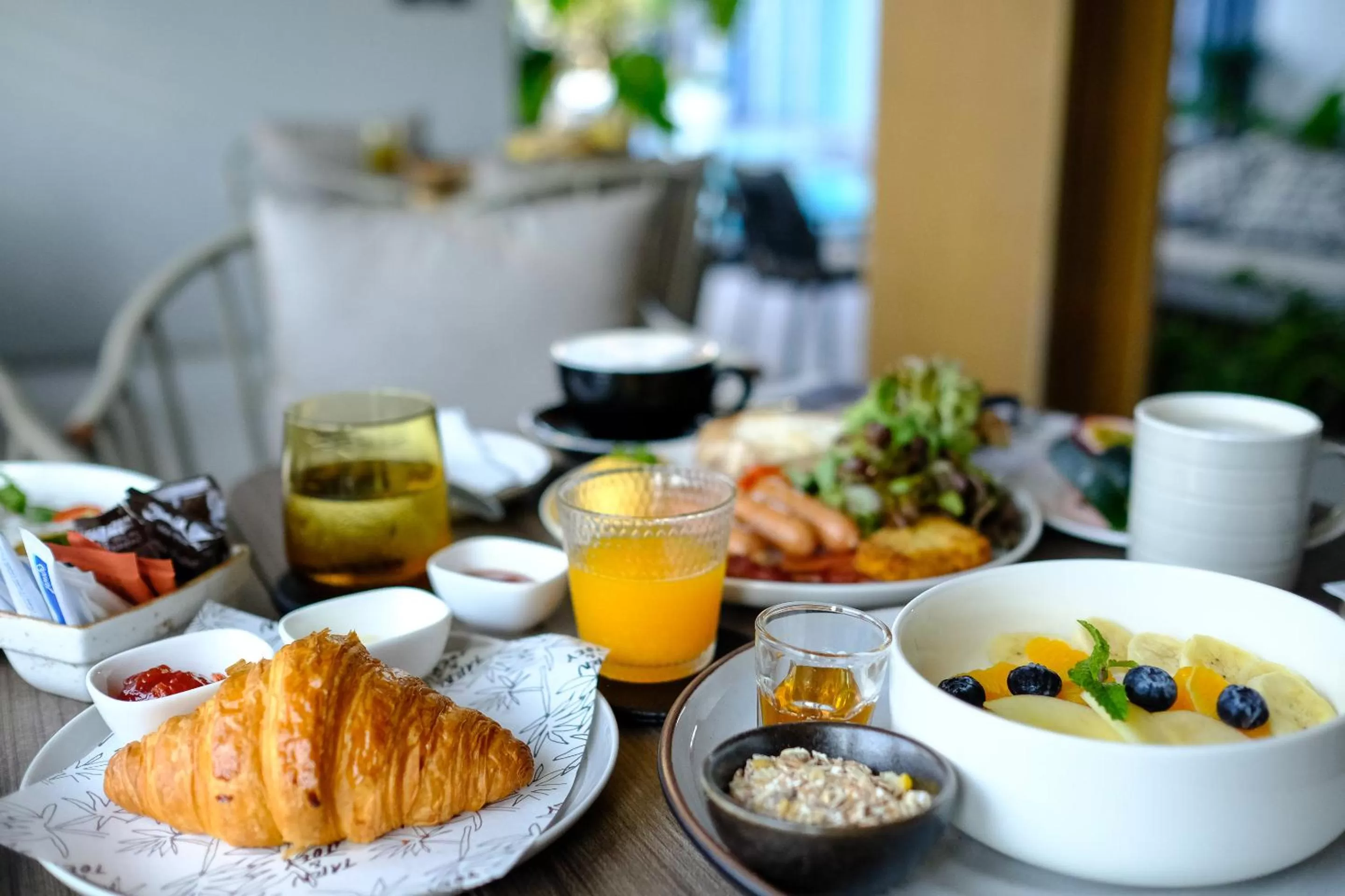 Restaurant/places to eat in Casa 17 Hotel Bangkok