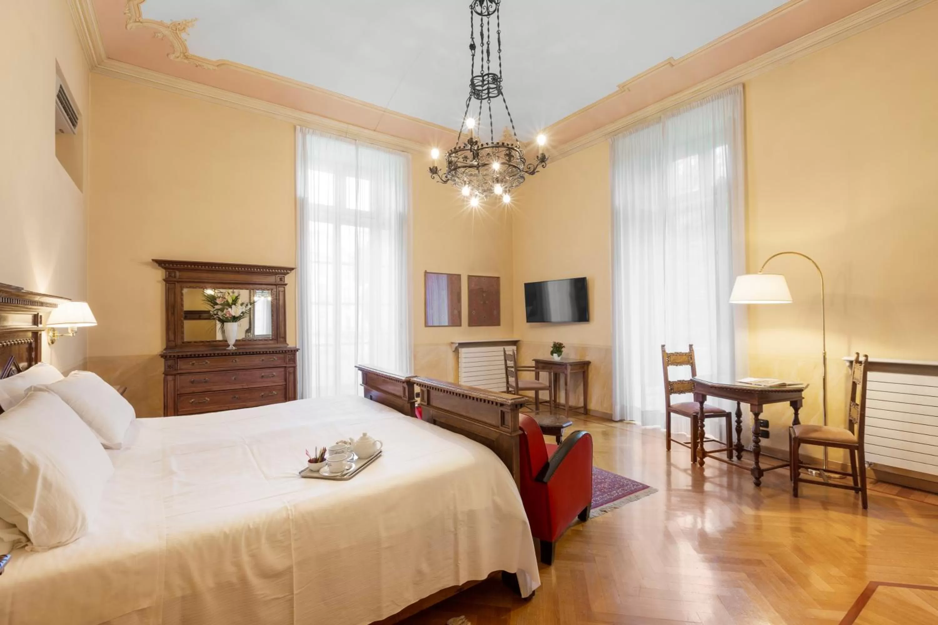 Bed in Hotel Roma e Rocca Cavour