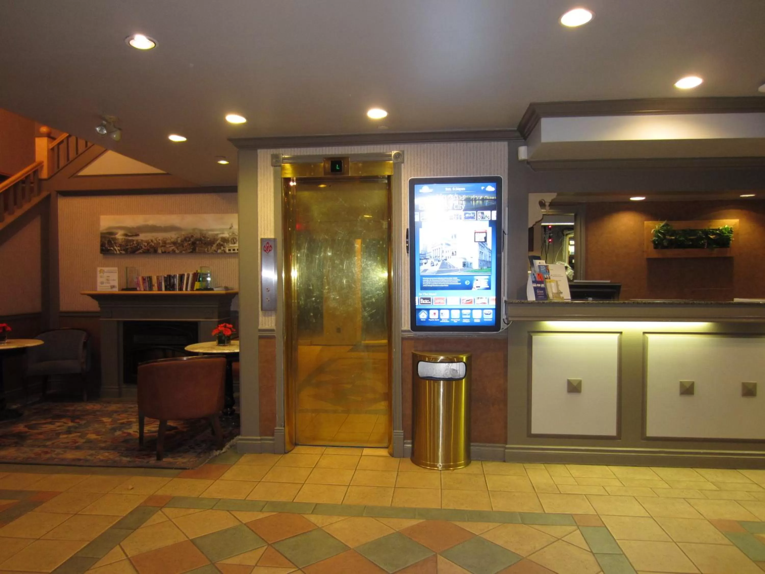 Lobby or reception in Days Inn by Wyndham Vancouver Downtown