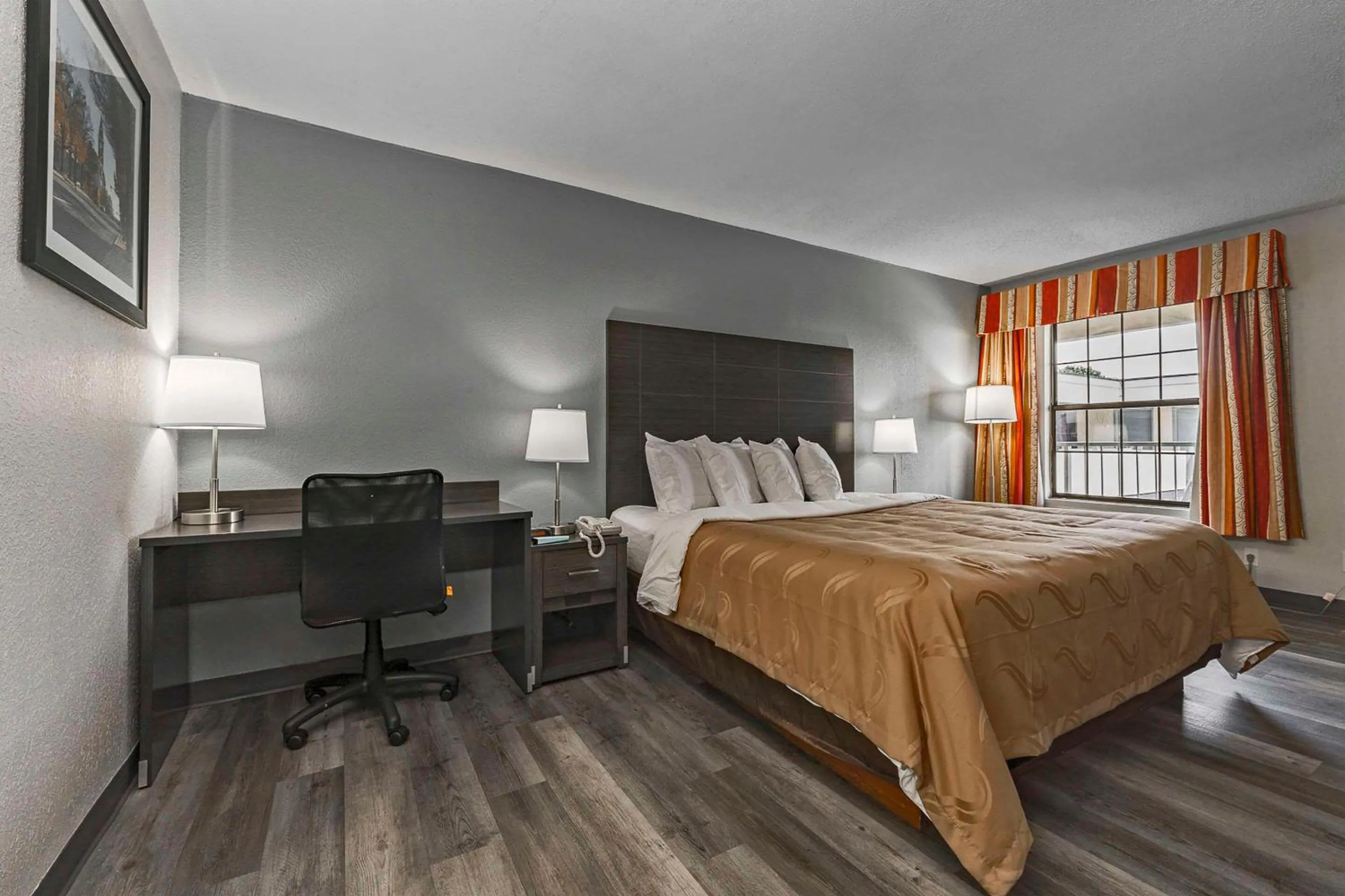 Bedroom in Quality Inn