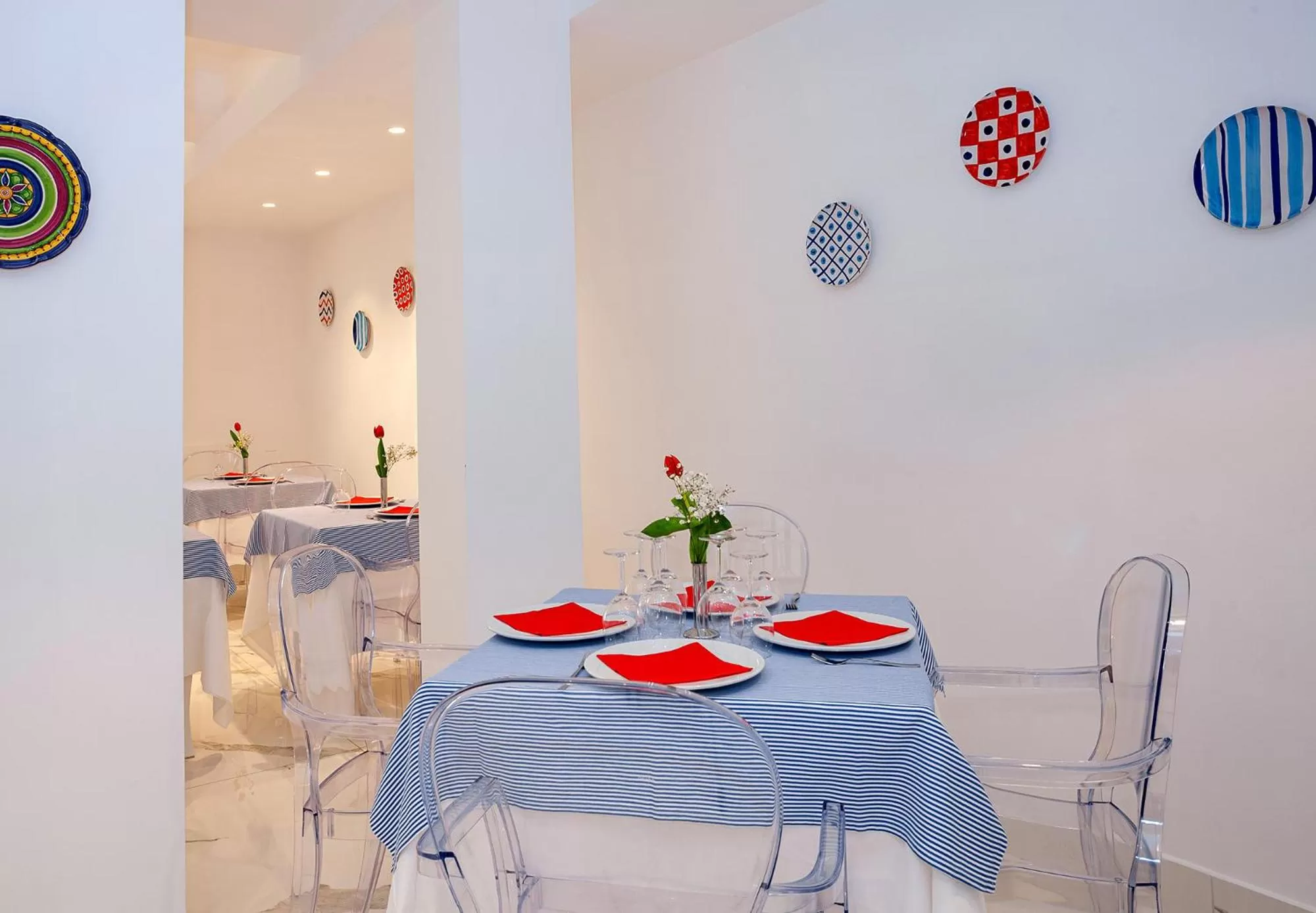 Restaurant/places to eat in Hotel Angelina