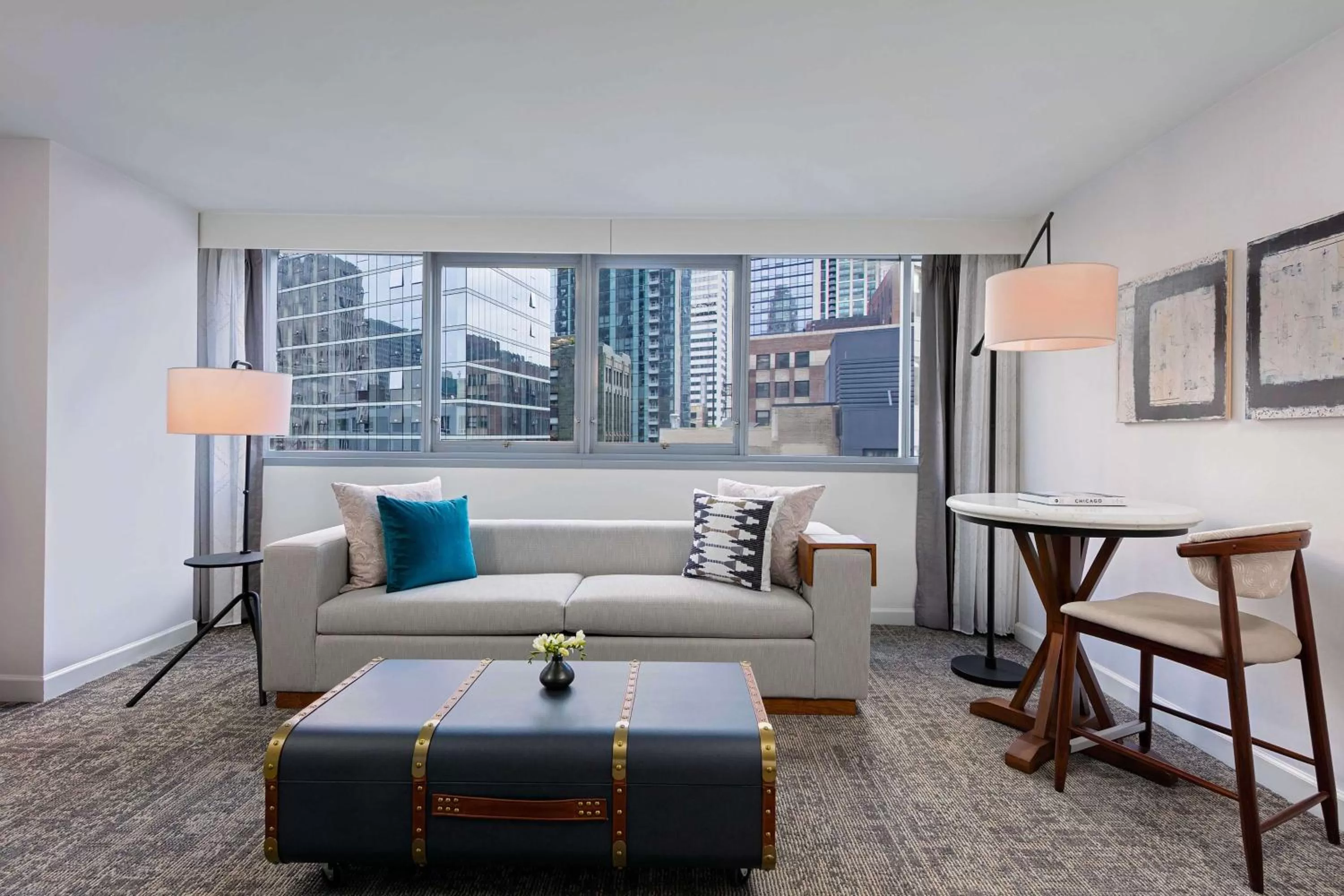 Photo of the whole room, Bed in The Royal Sonesta Chicago Downtown