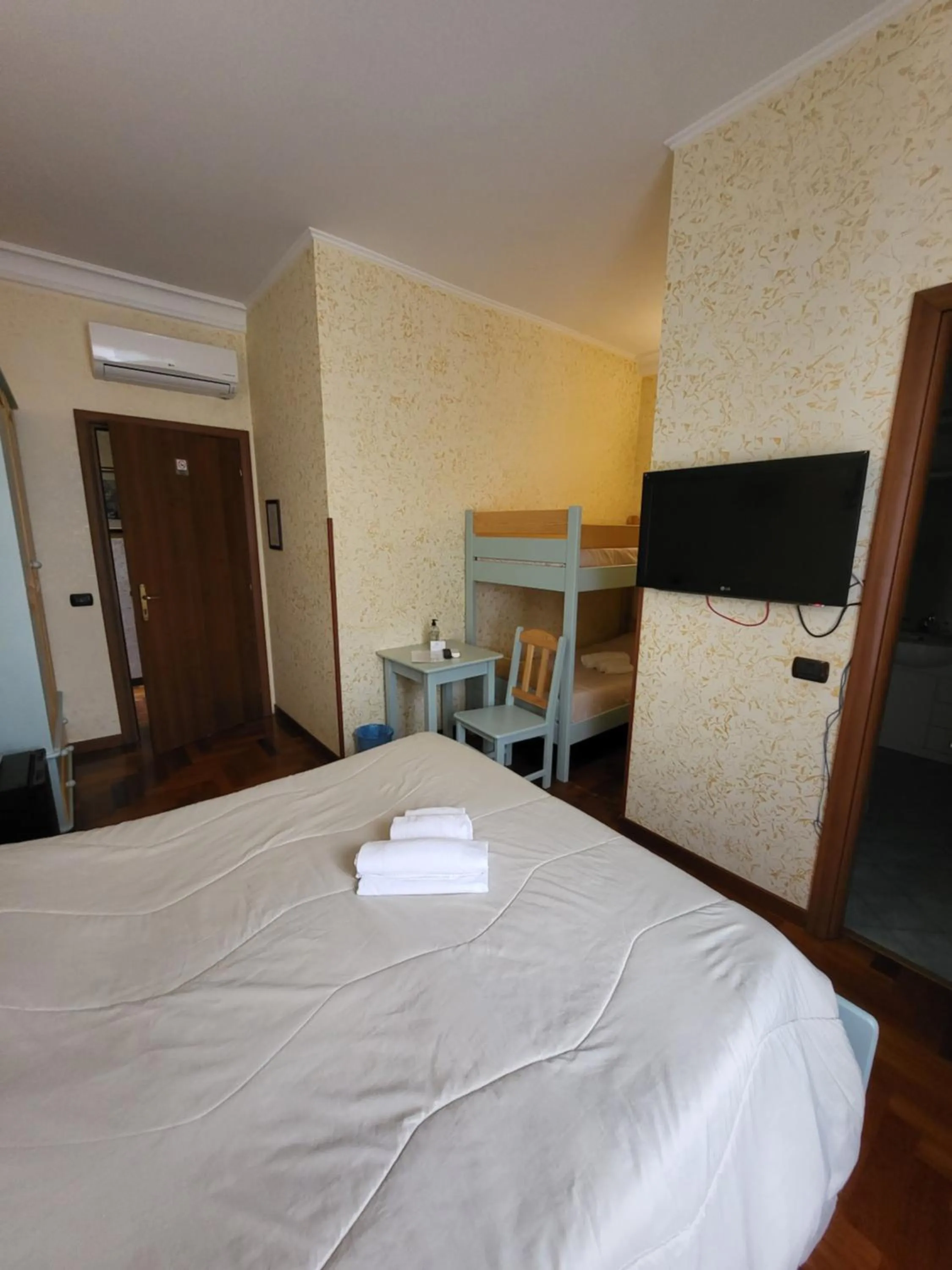 Bed in St. Peter's Rooms Rome