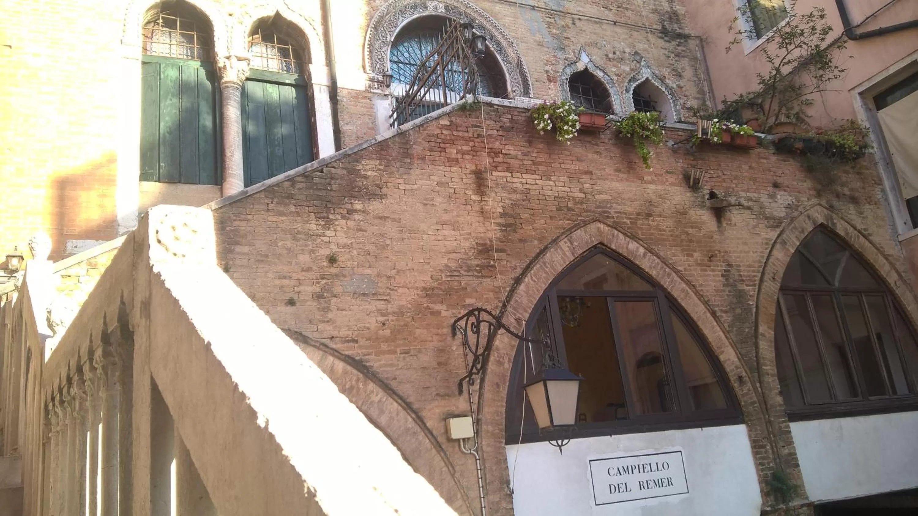 Facade/entrance in Scalon del Doge