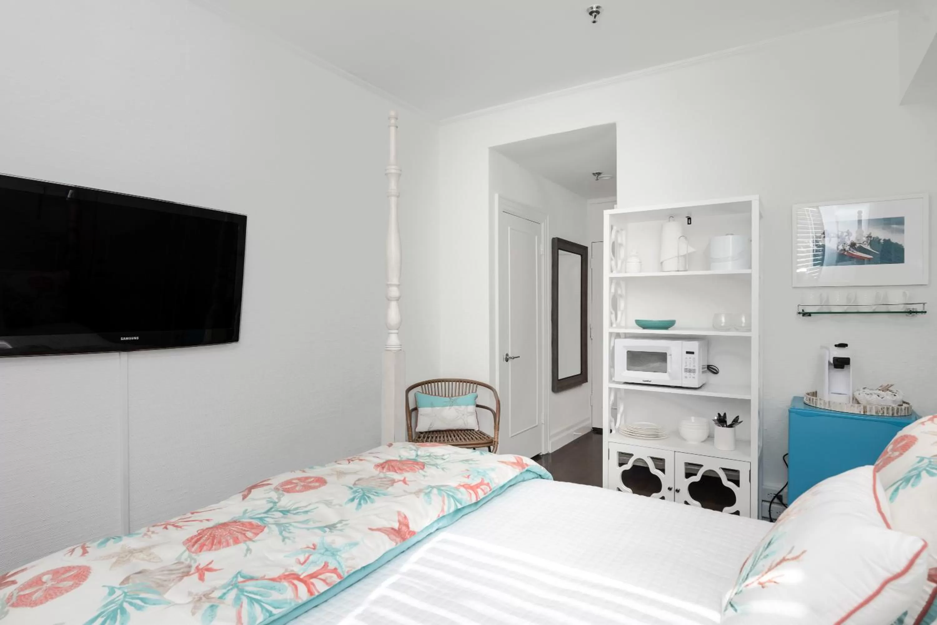 TV and multimedia, Bed in Tropicals of Palm Beach