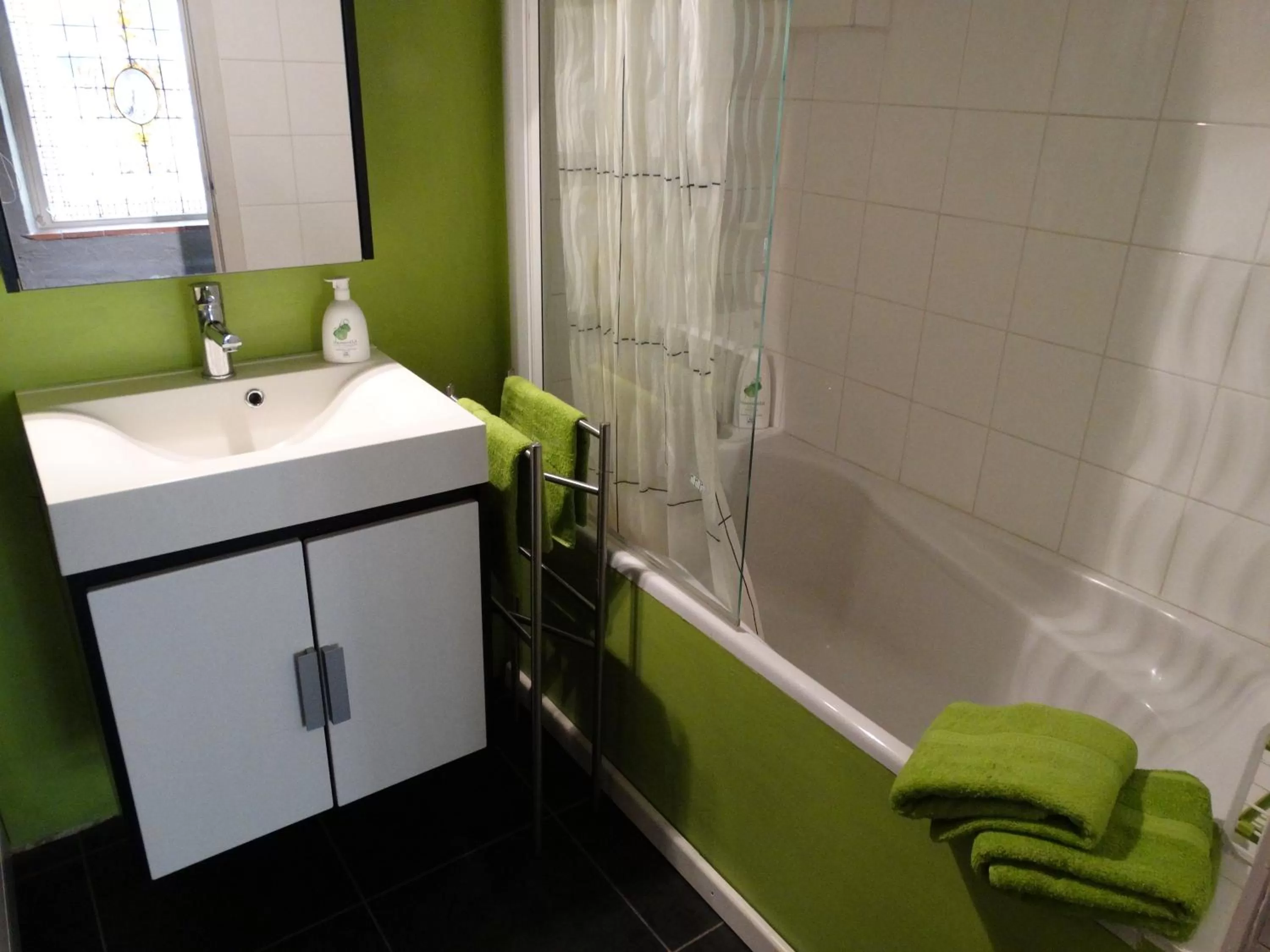 Bathroom in Huyze Peerdenbrugghe