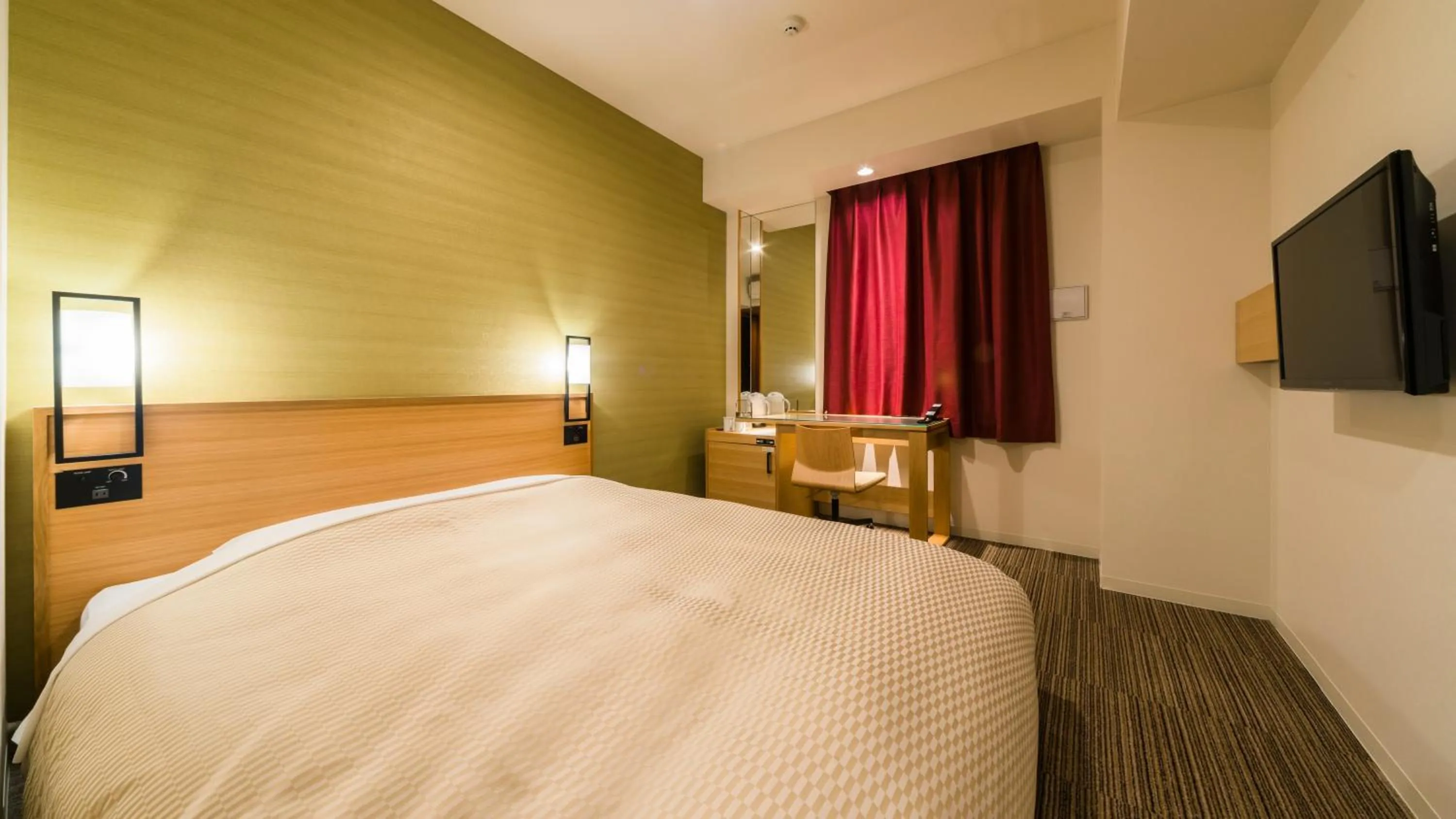 Photo of the whole room, Bed in Candeo Hotels Fukuoka Tenjin