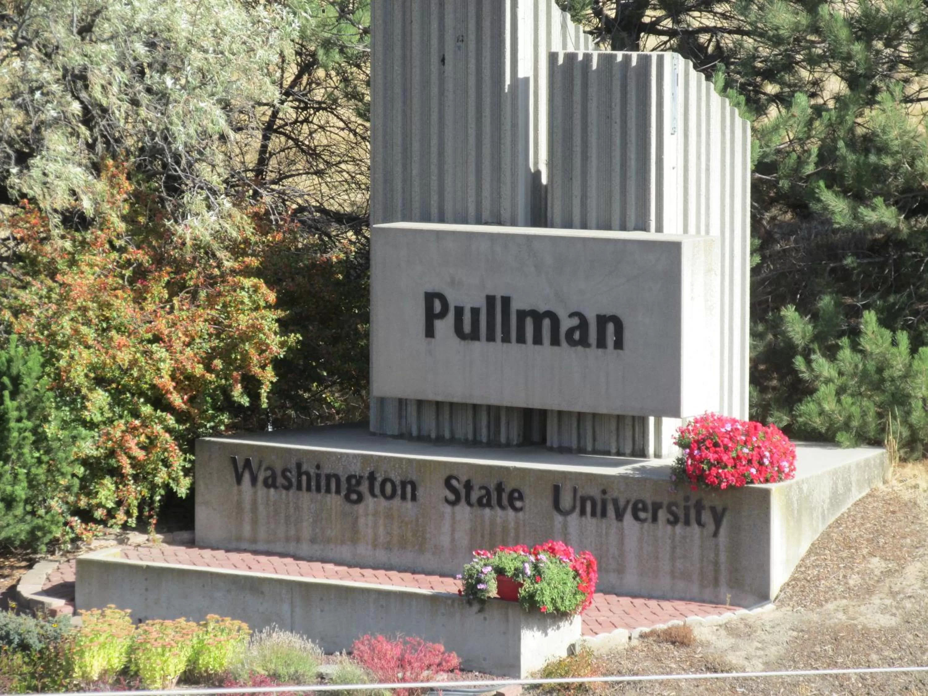 Logo/Certificate/Sign in Coast Hilltop Inn