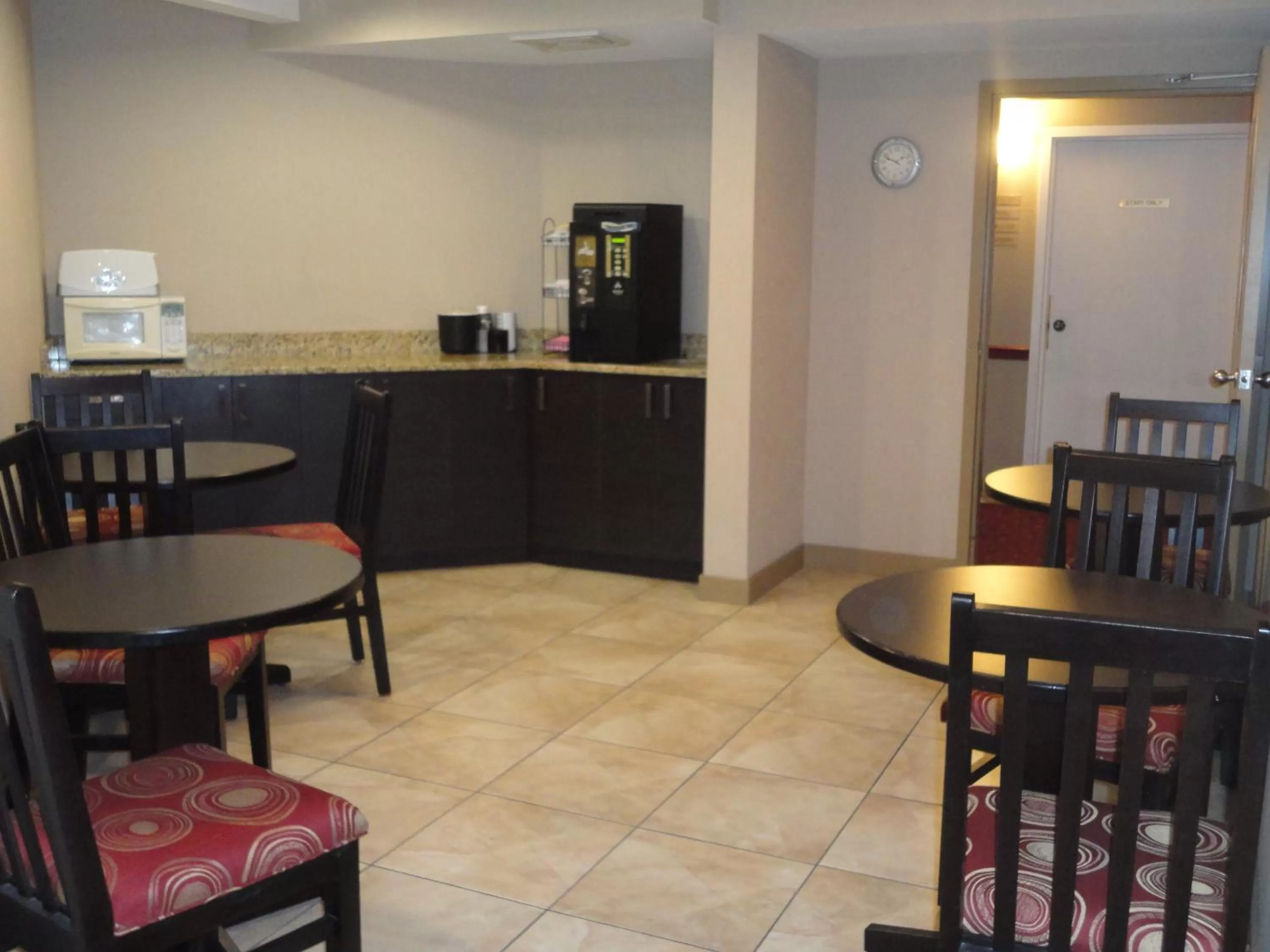 Restaurant/places to eat in Super 8 by Wyndham West Kelowna BC