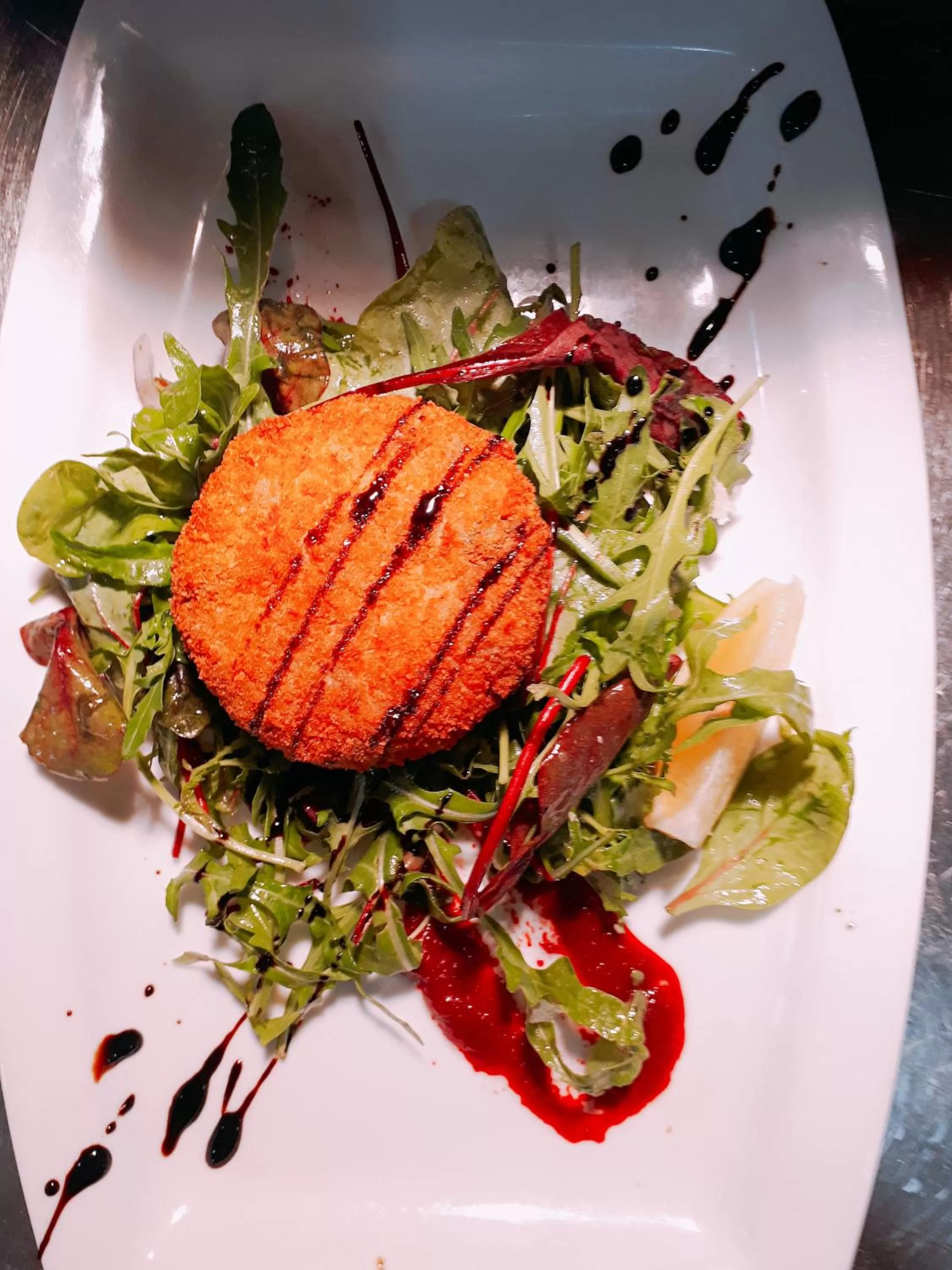 Restaurant/places to eat in Treacys Oakwood Hotel, Shannon