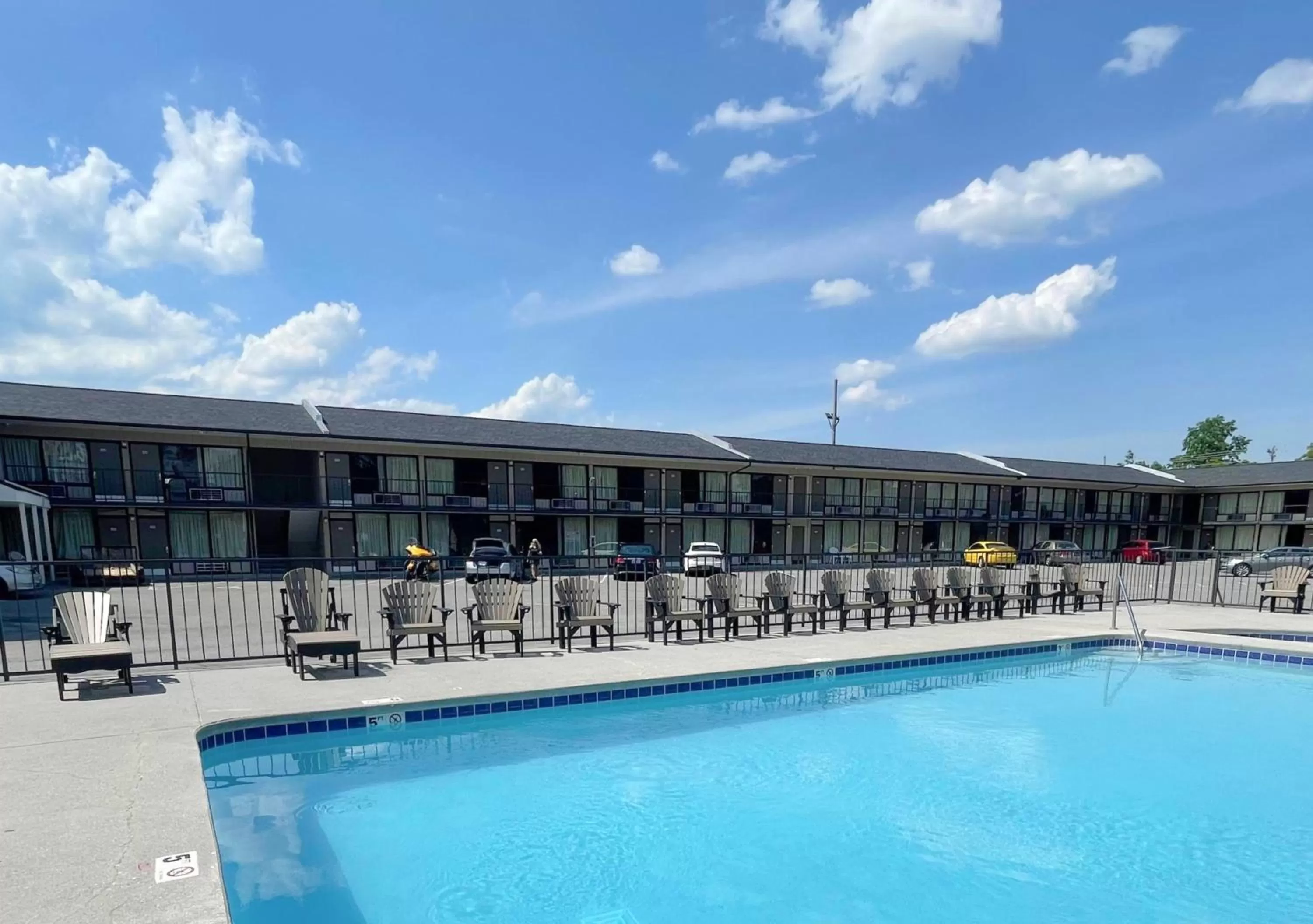 Property building in Travelodge by Wyndham Pigeon Forge Dollywood Lane