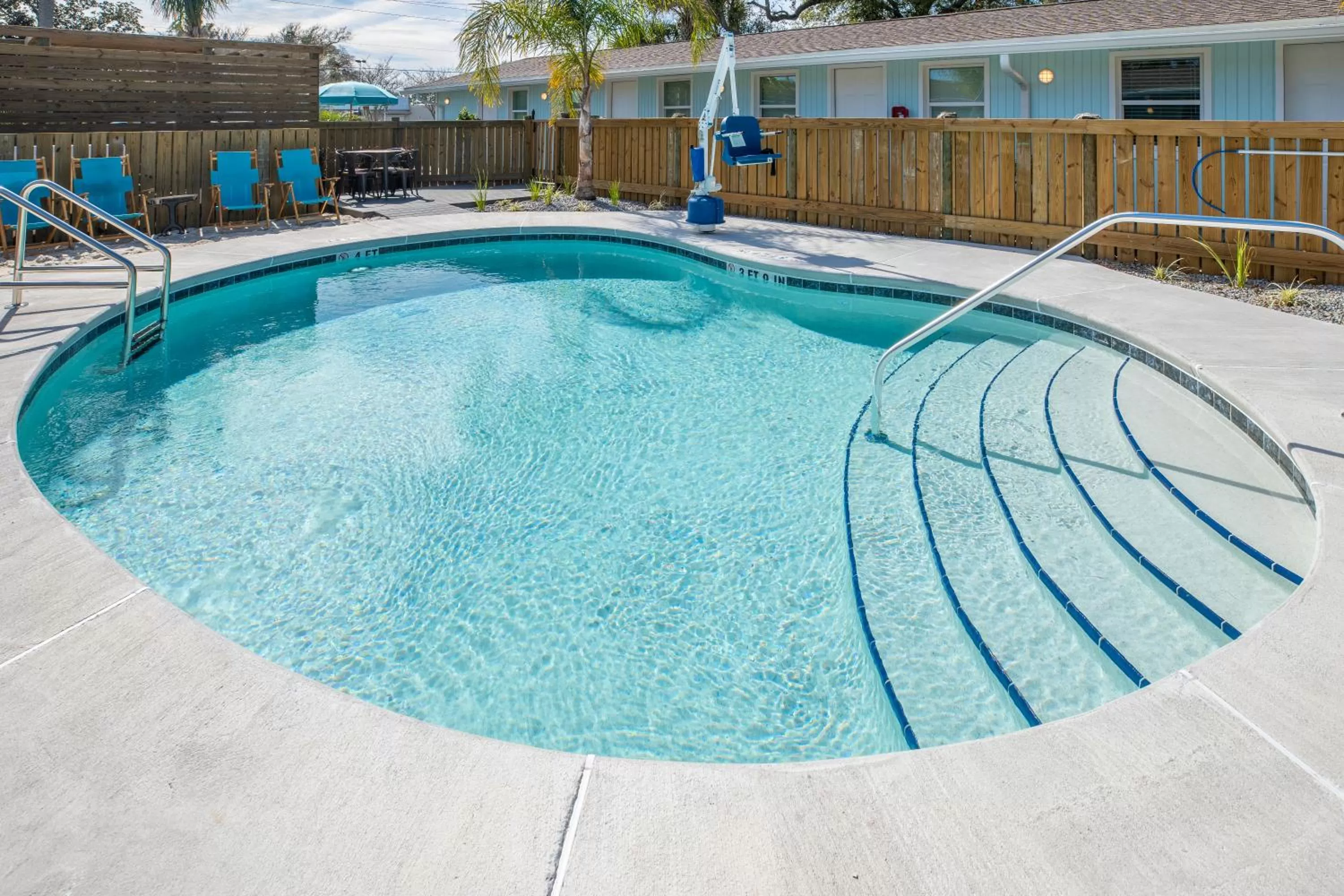 Swimming pool in Salt Air Inn & Suites