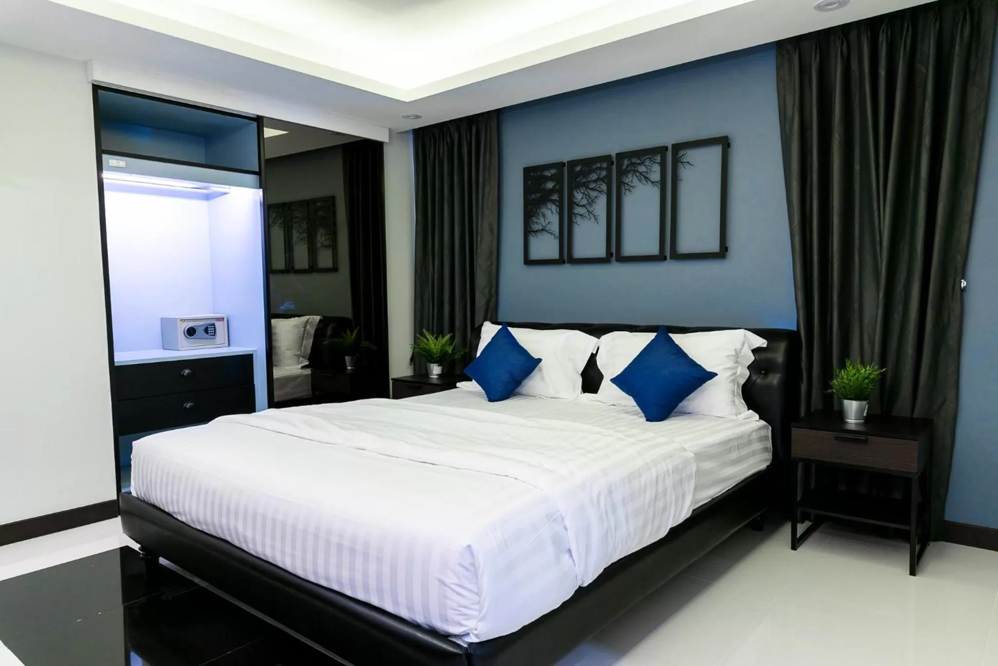 Photo of the whole room, Bed in The Connex Asoke