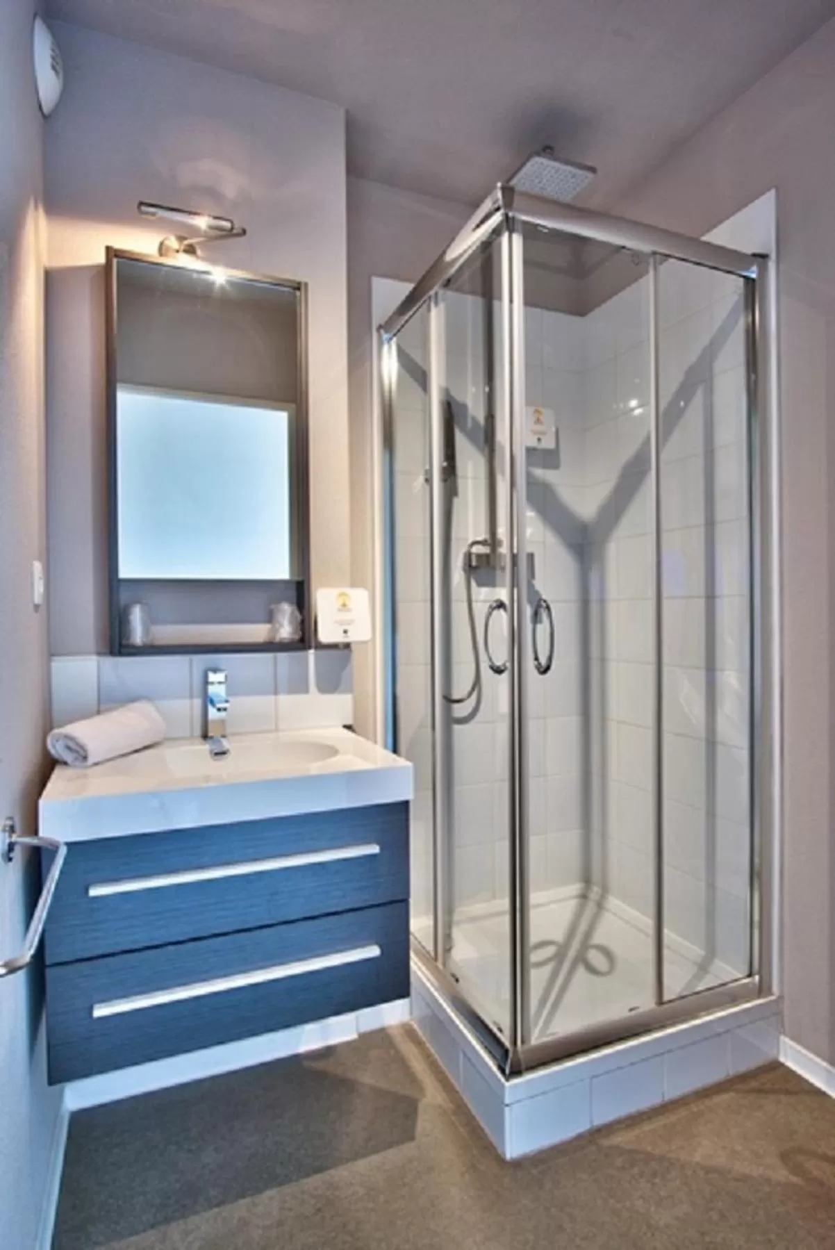 Bathroom in Adonis Hotel Bayonne