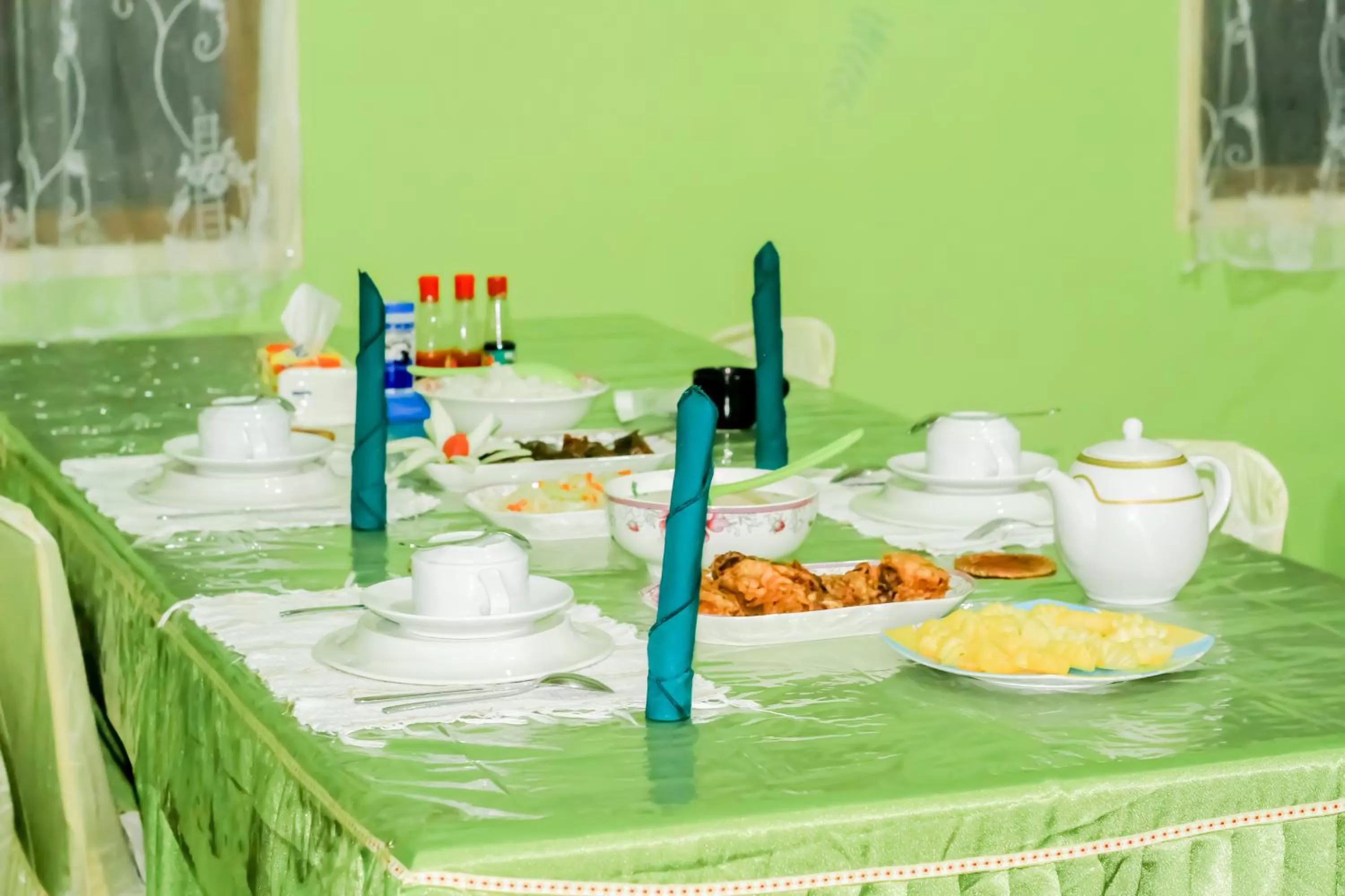 Restaurant/places to eat in Tangkoko Lodge