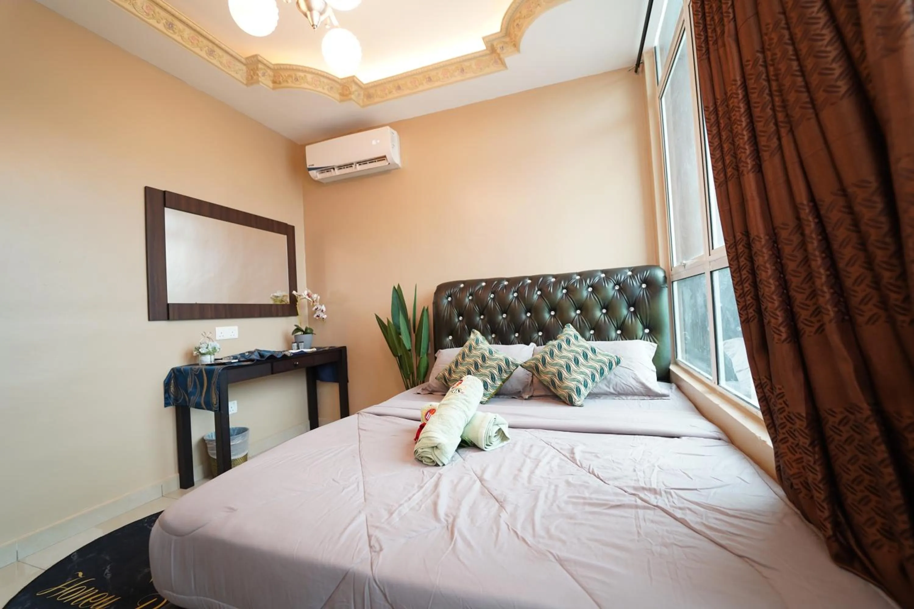 Bed in Ghazrin's Classic Hotel JB