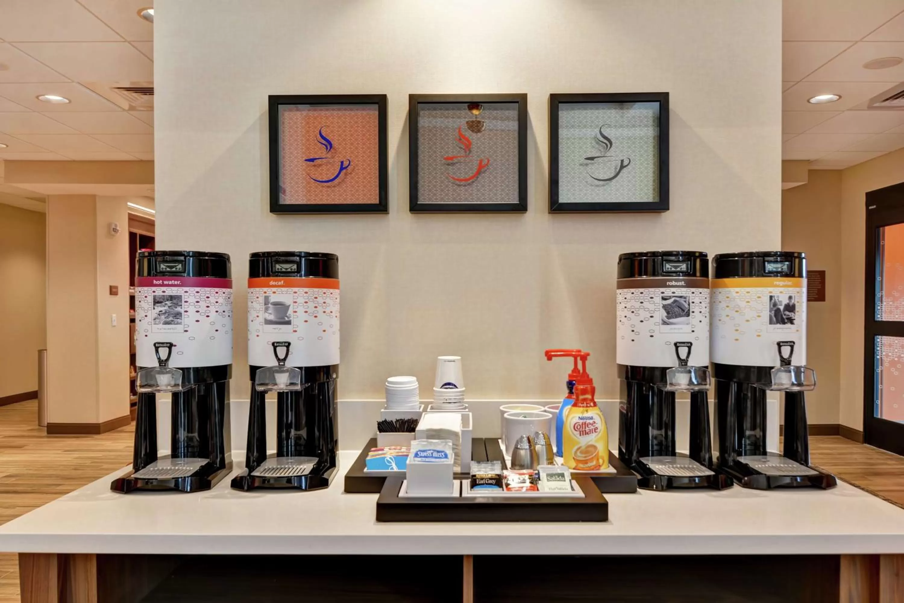 Dining area in Hampton Inn & Suites Tucson Marana