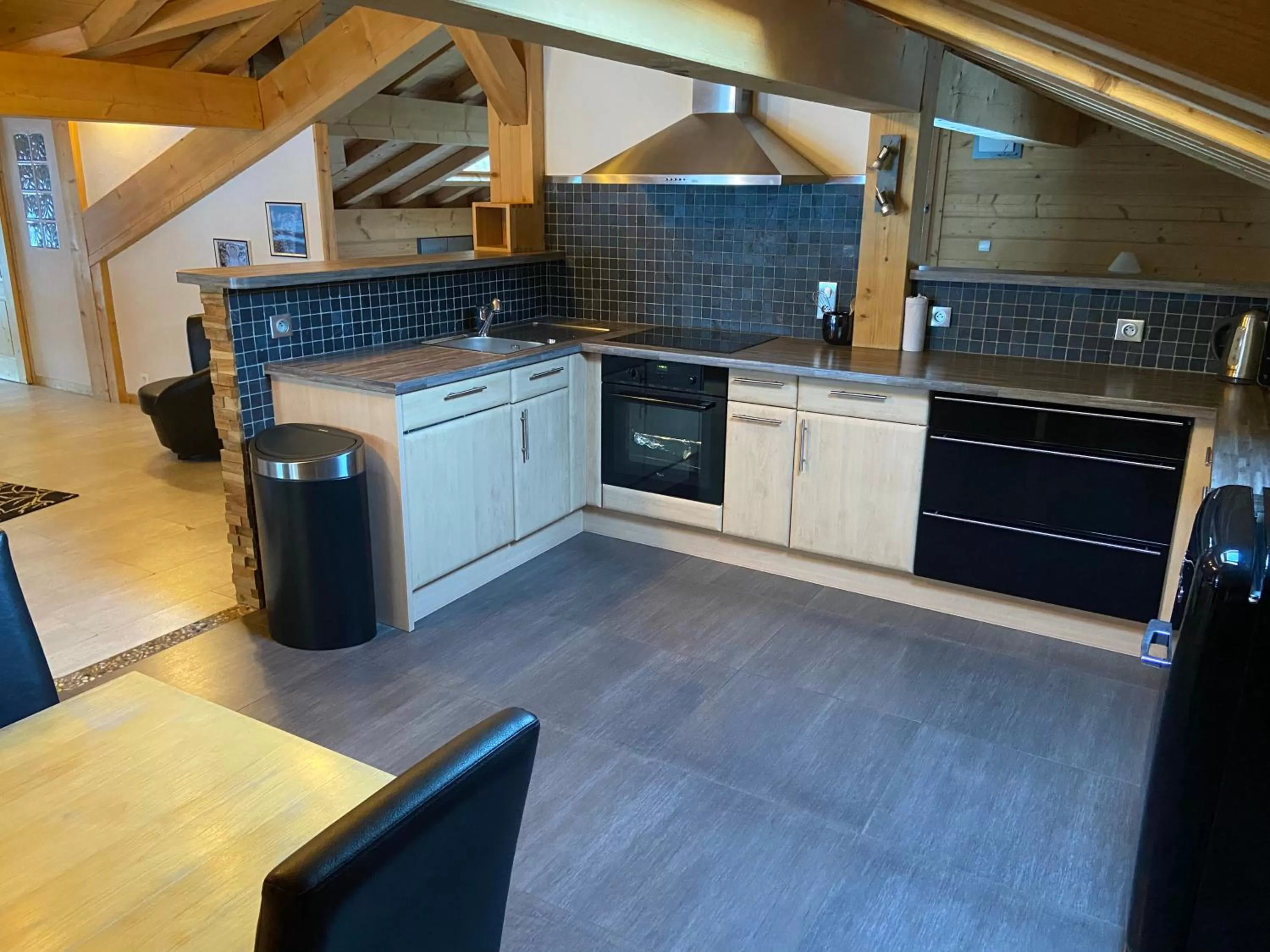 Kitchen/Kitchenette in Bed and Breakfast Chalet Manava