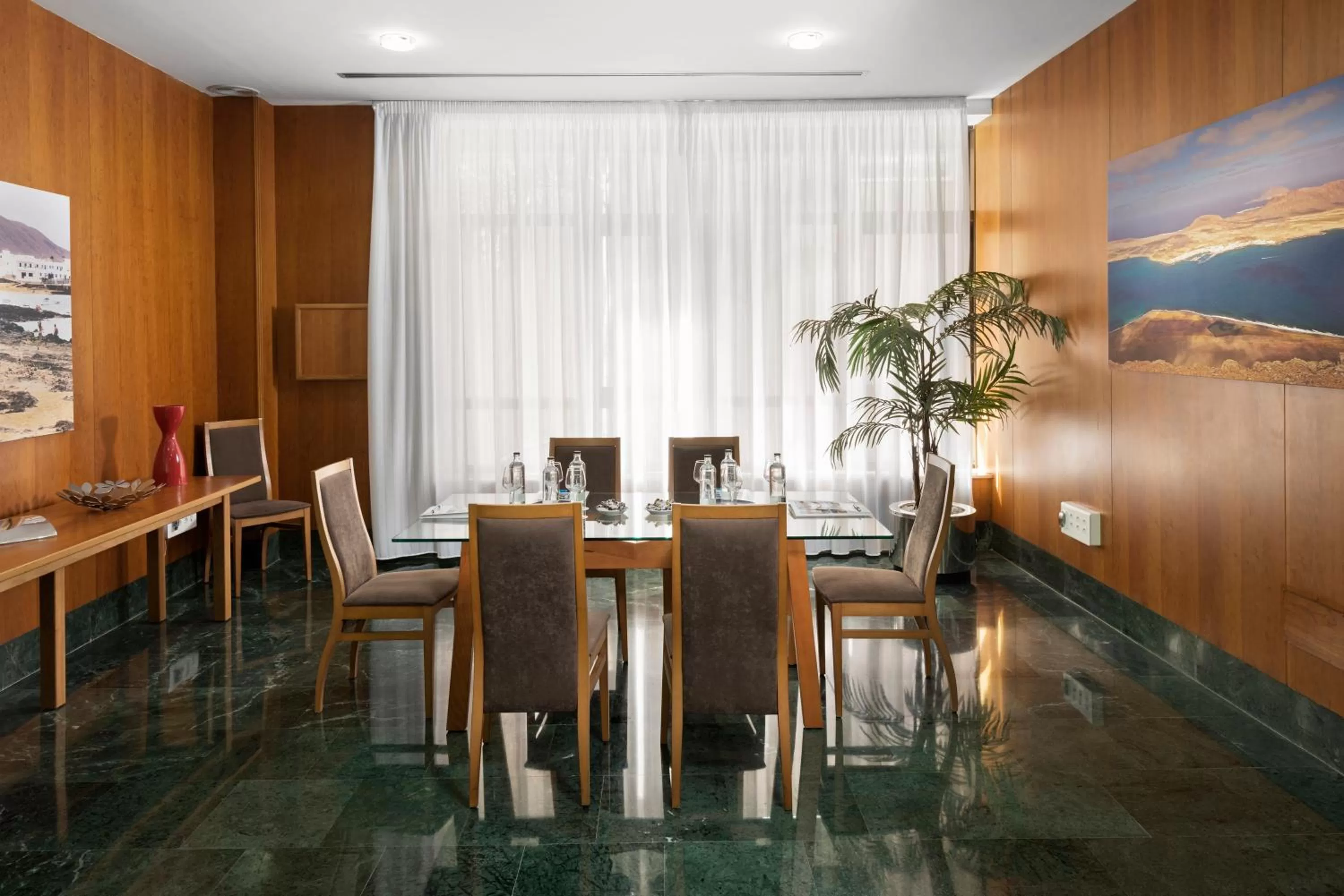 Restaurant/places to eat in Elba Vecindario Aeropuerto Business & Convention Hotel