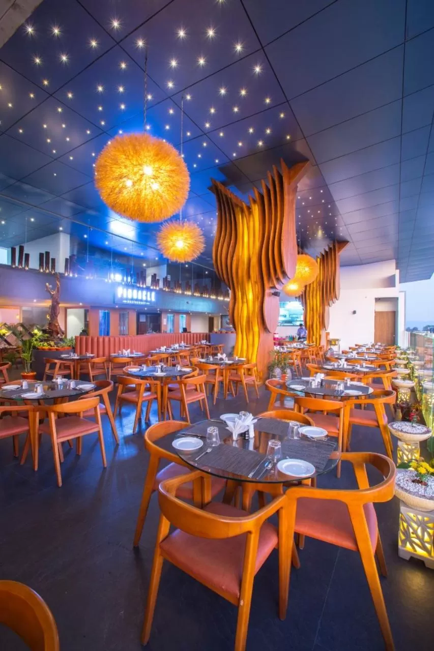 Restaurant/Places to Eat in Sapphire Premium Hotel & Suite