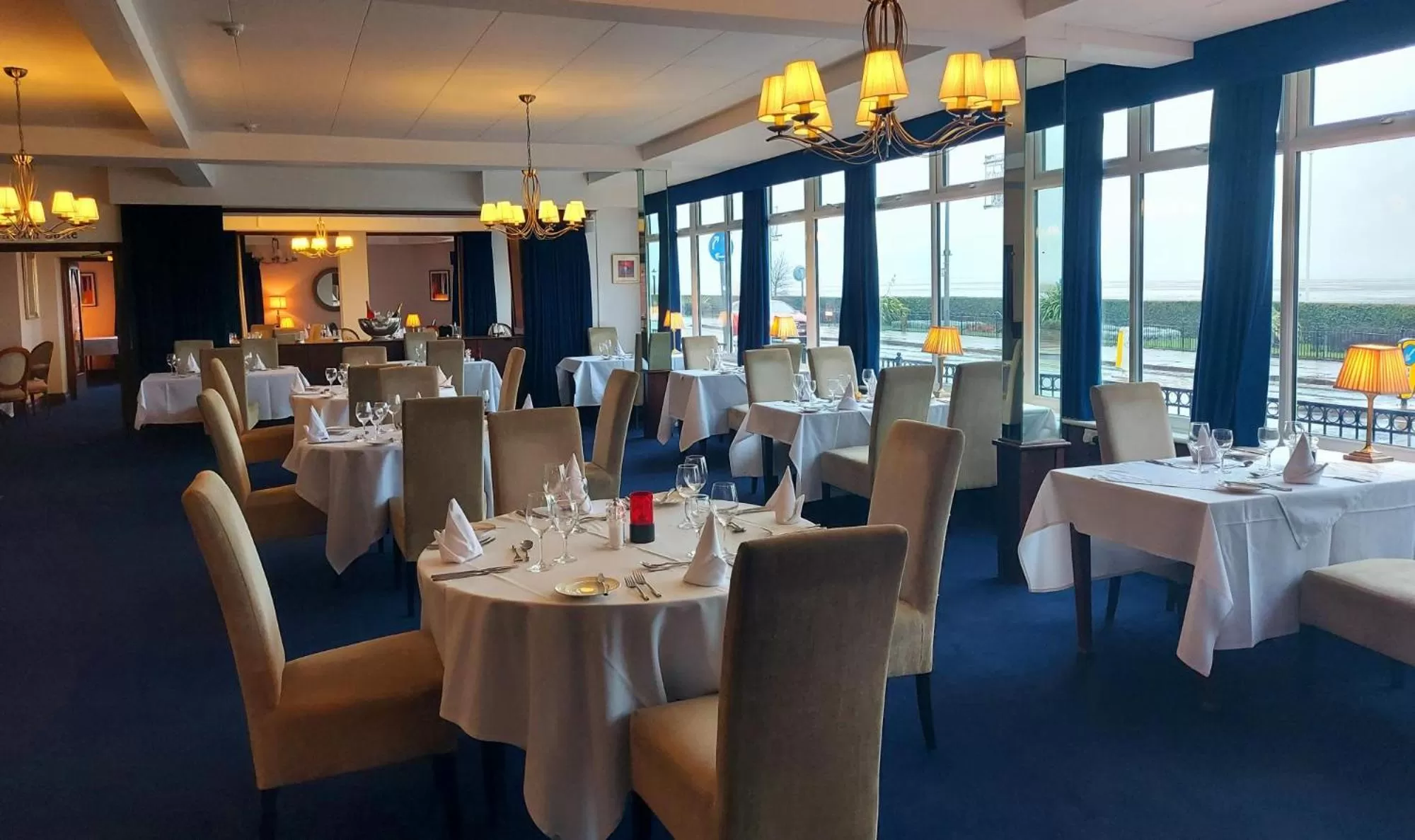 Restaurant/Places to Eat in Kingsway Hotel.