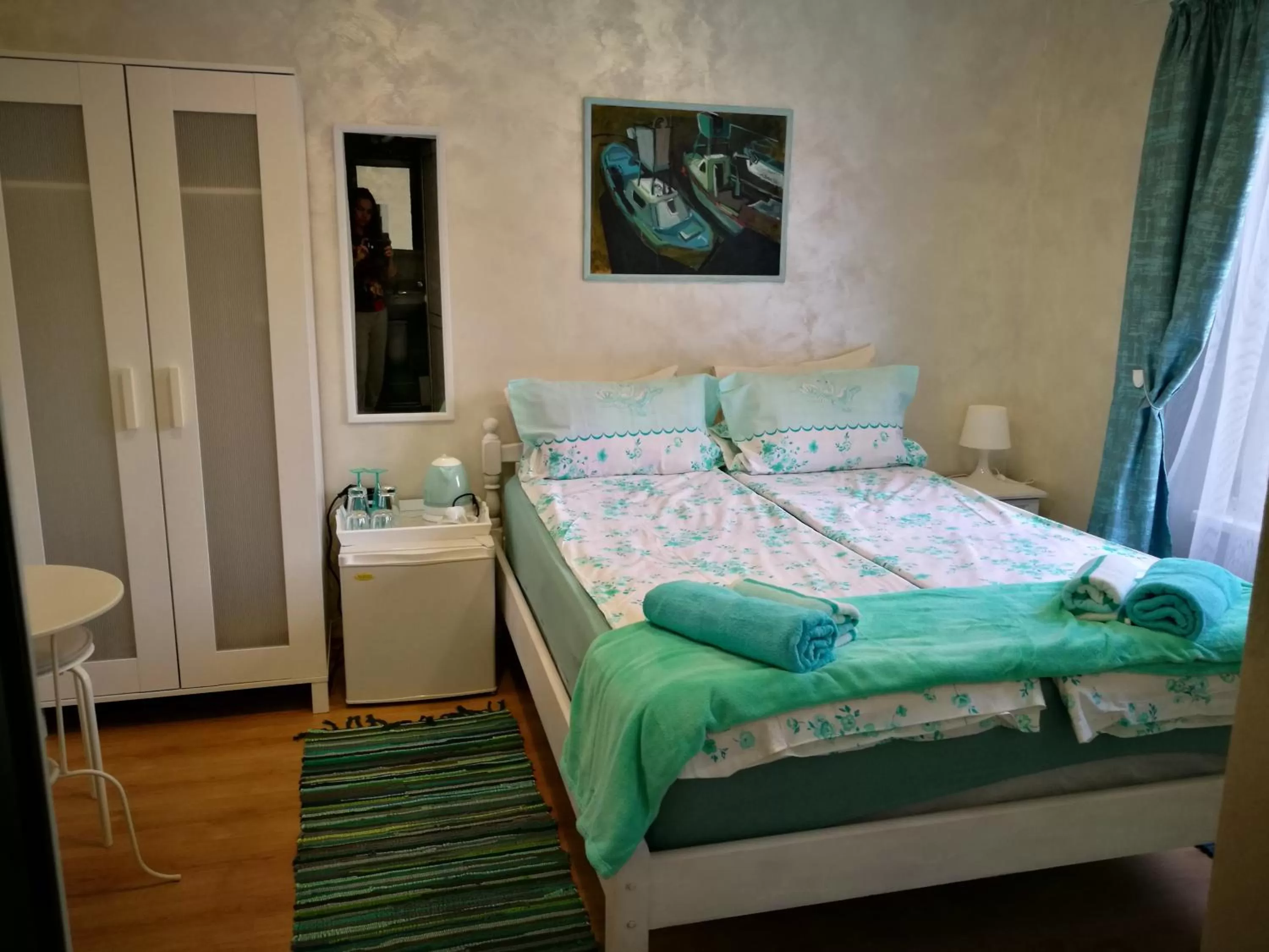 Photo of the whole room in Hotel Paradise