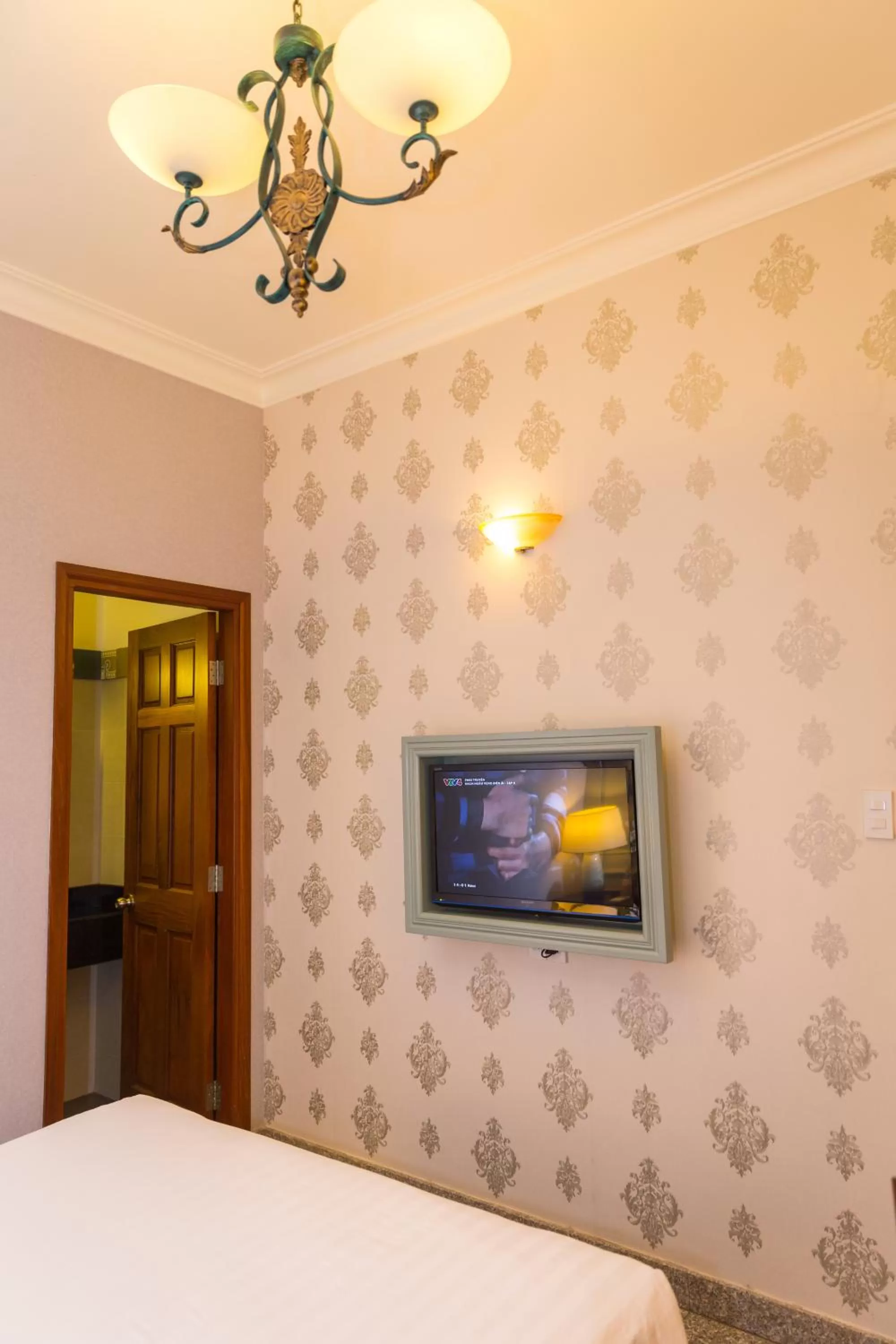 TV and multimedia, Bed in Ben Thanh Boutique Hotel