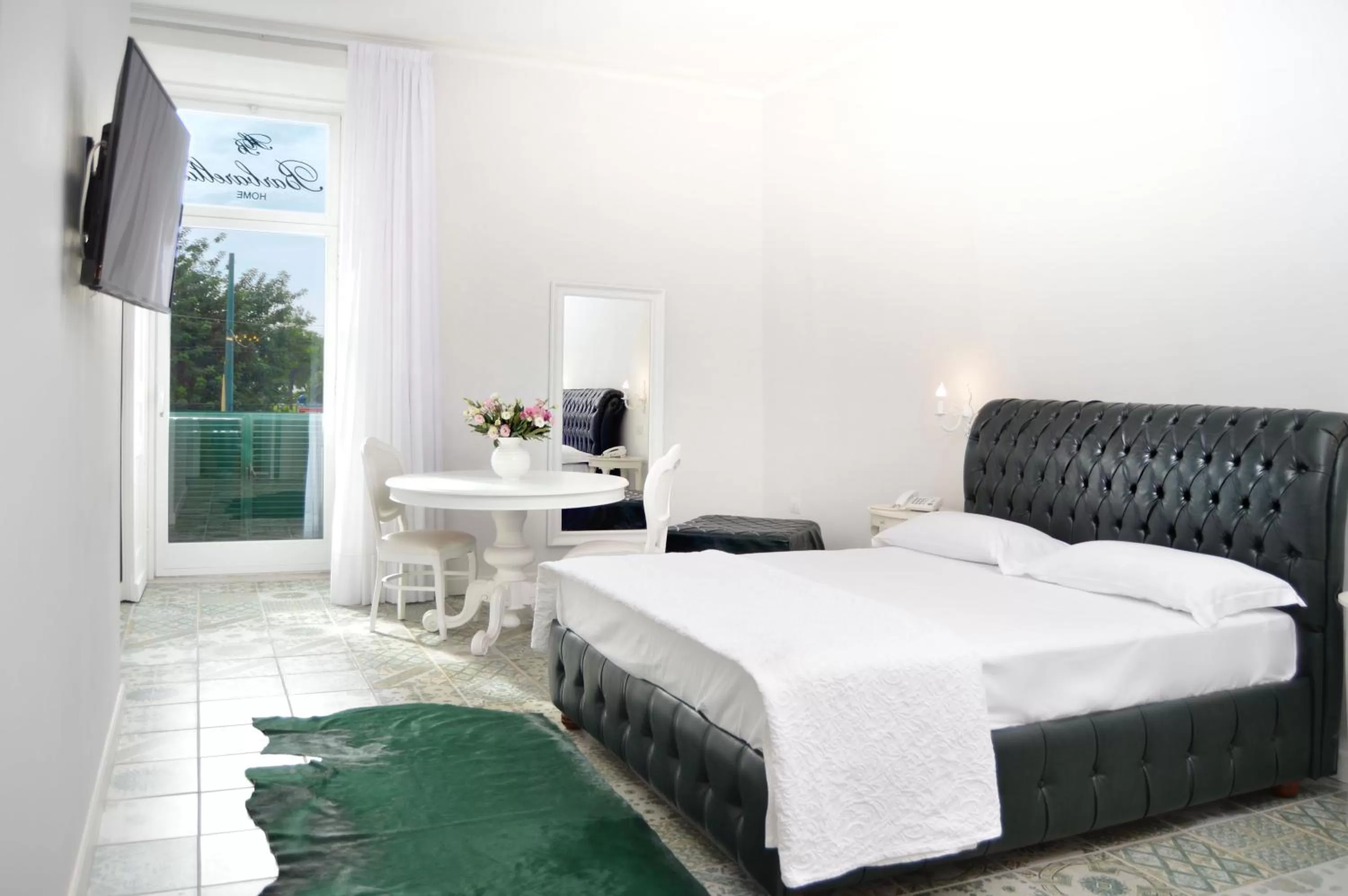 Photo of the whole room, Bed in Barbarella Home