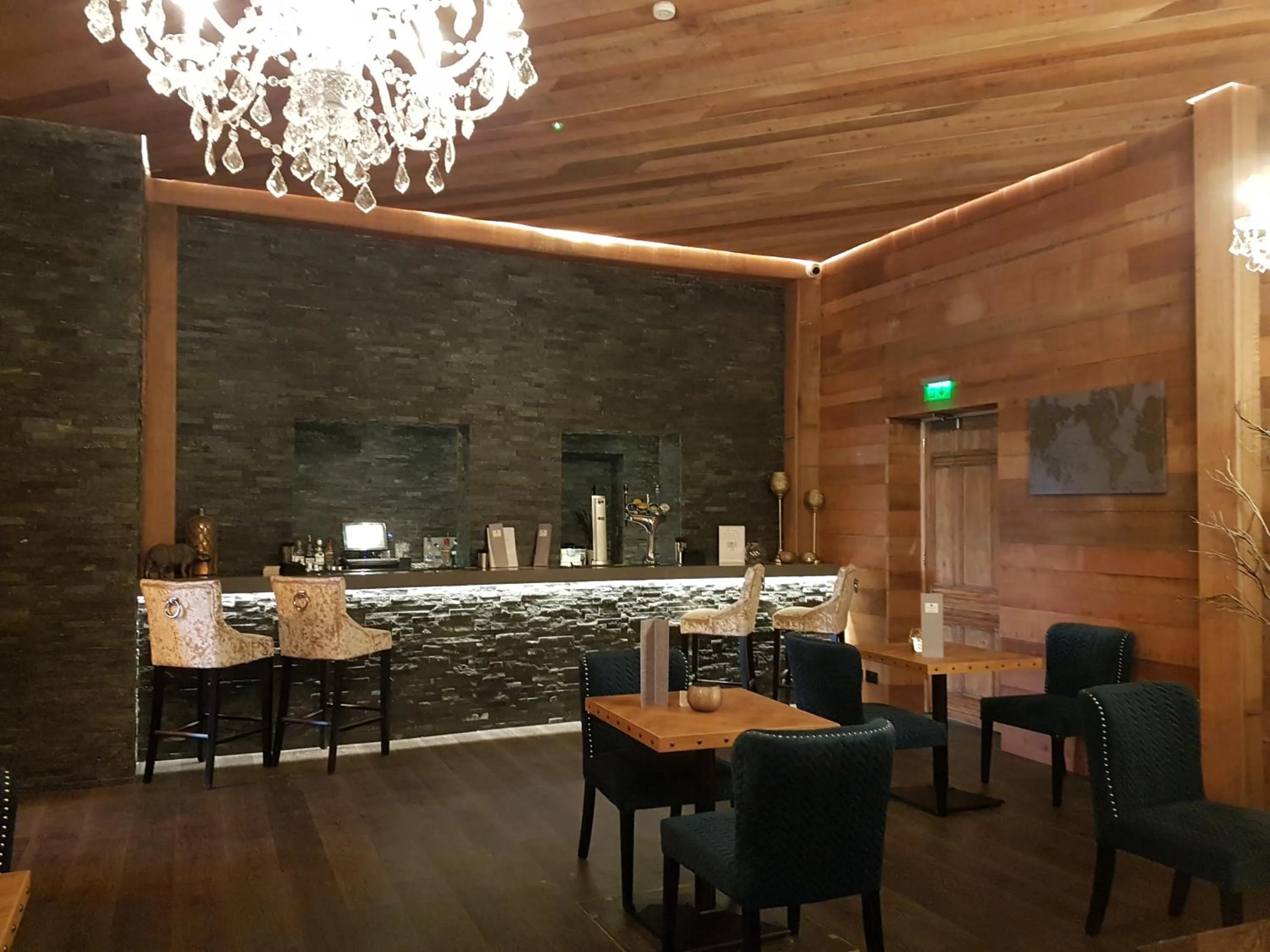 Lounge or bar in Stanhill Court Hotel, a member of Radisson Individuals