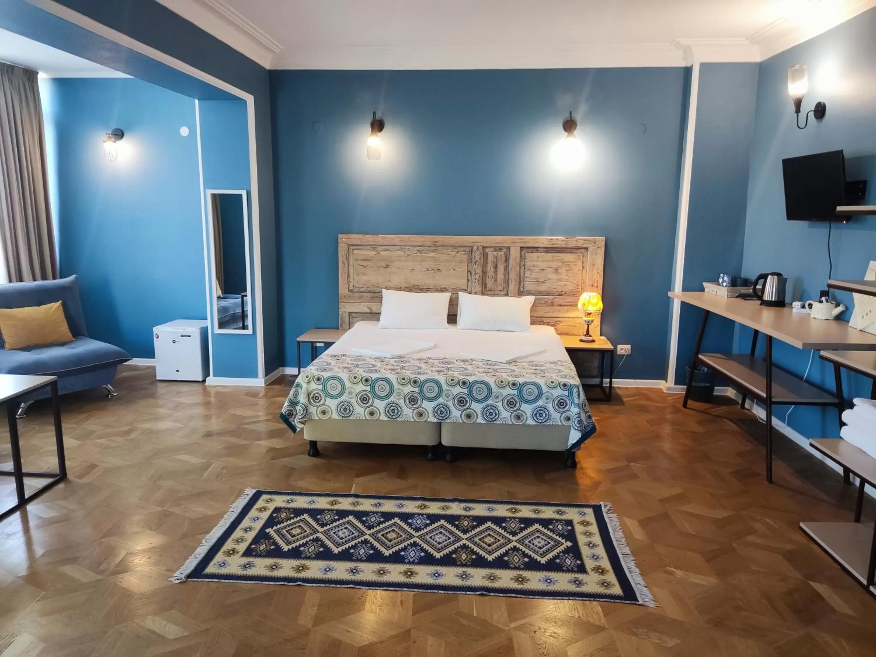 Photo of the whole room, Bed in Gvino Minda