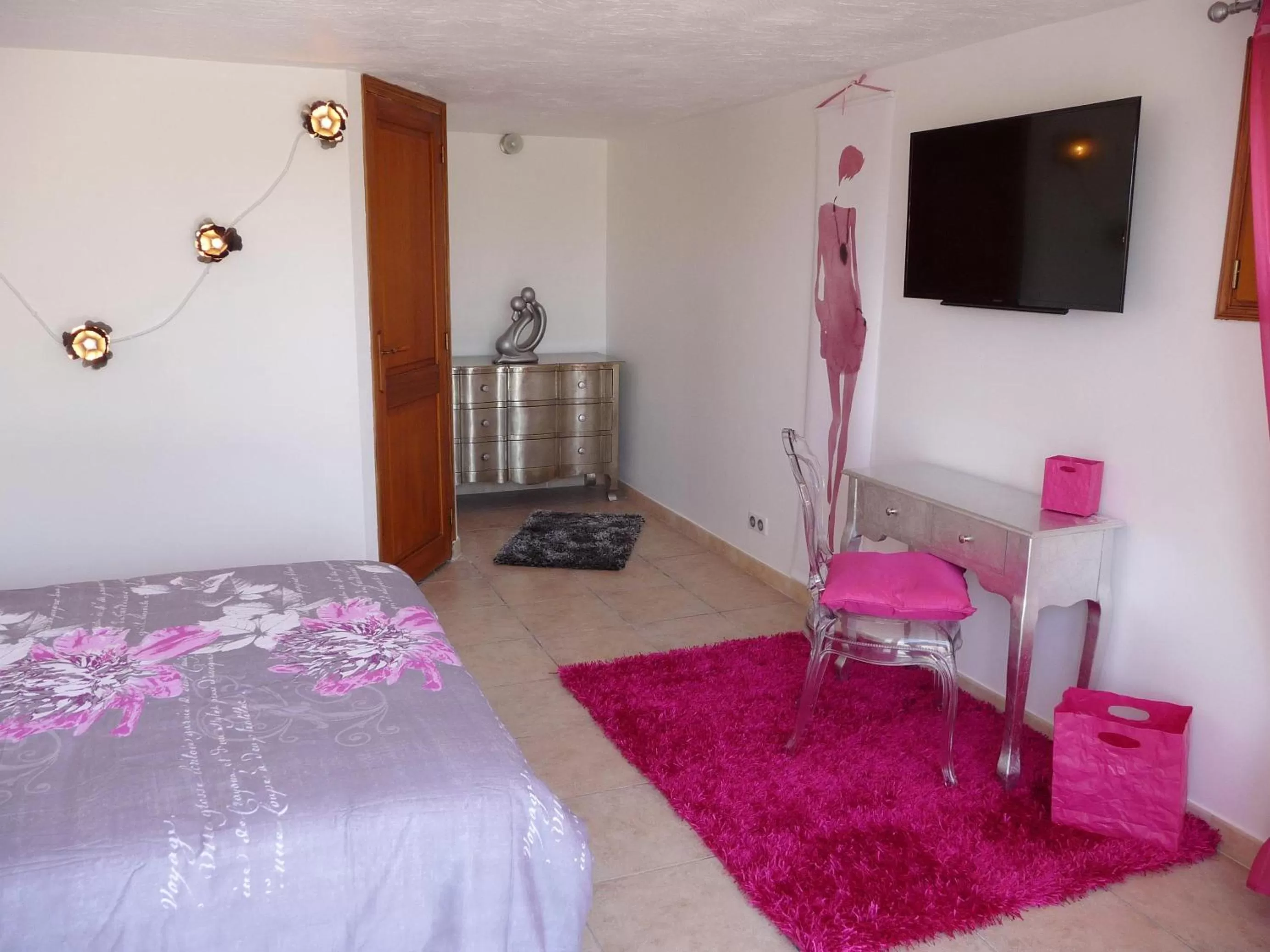 Bedroom, TV/Entertainment Center in La Bastide Des Selves