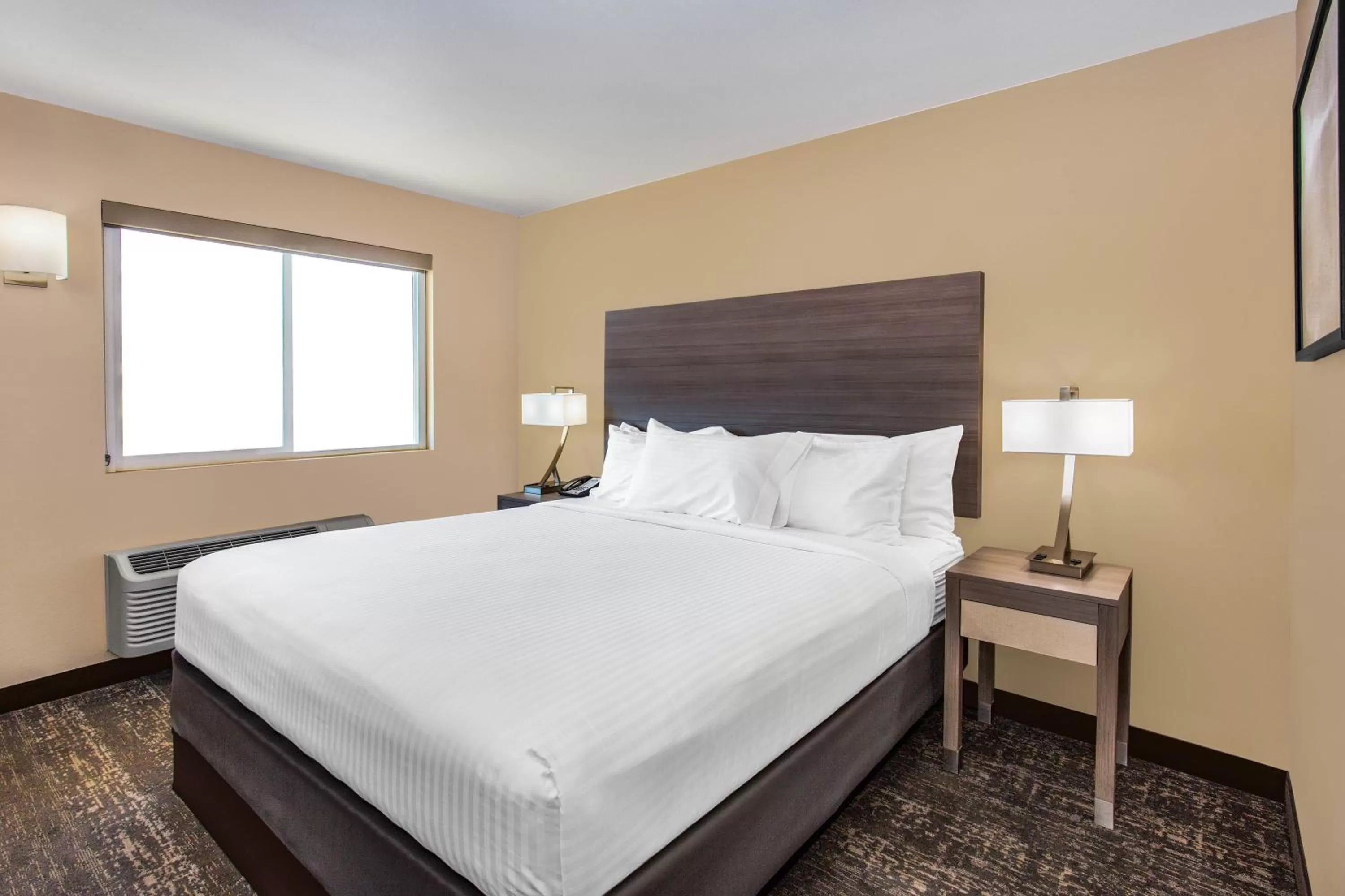 Photo of the whole room, Bed in Days Inn Merced / Yosemite Area