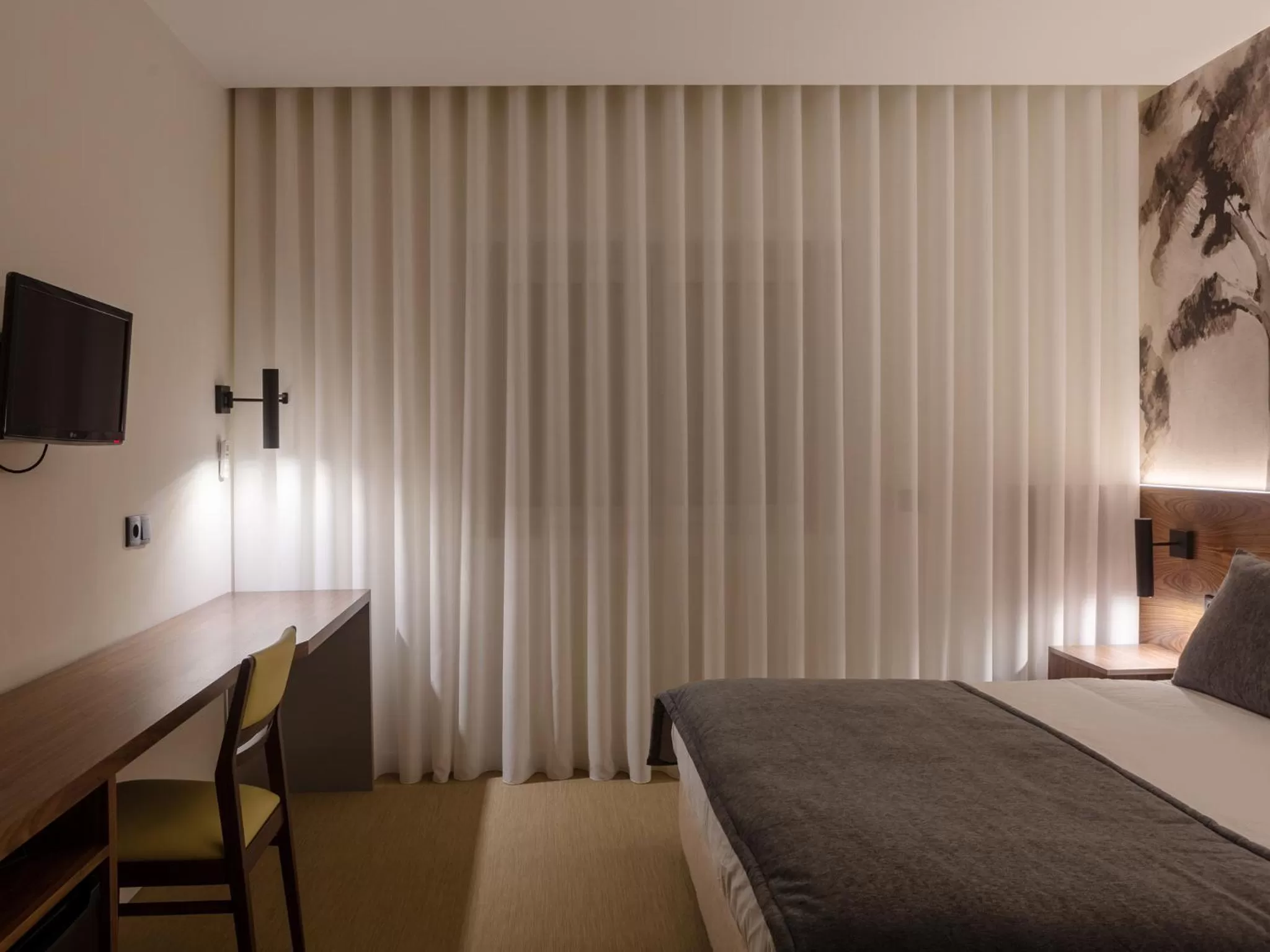 TV and multimedia, Bed in Hotel Afonso V & SPA