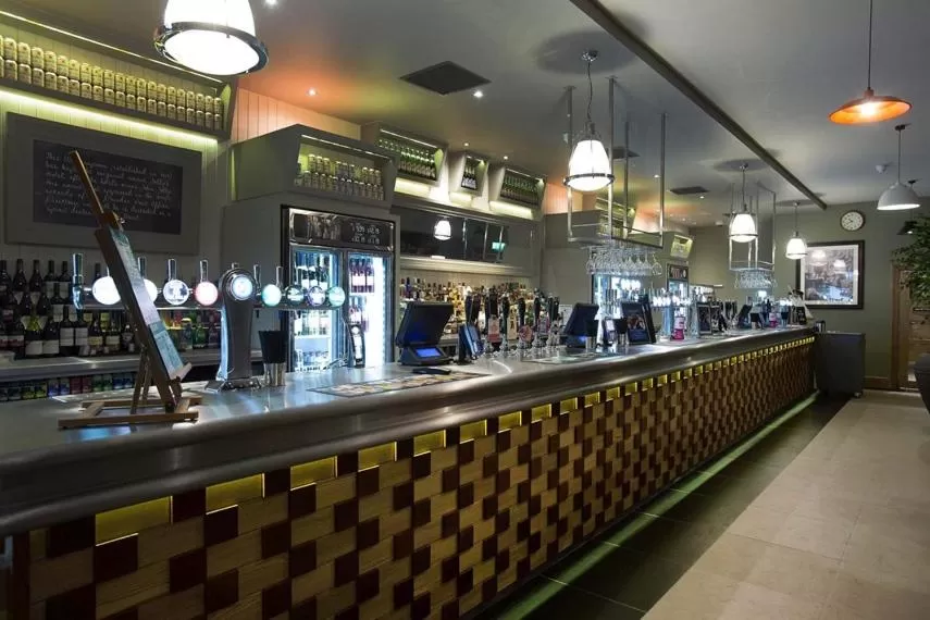 Lounge or bar, Lounge/Bar in Jolly's Hotel Wetherspoon