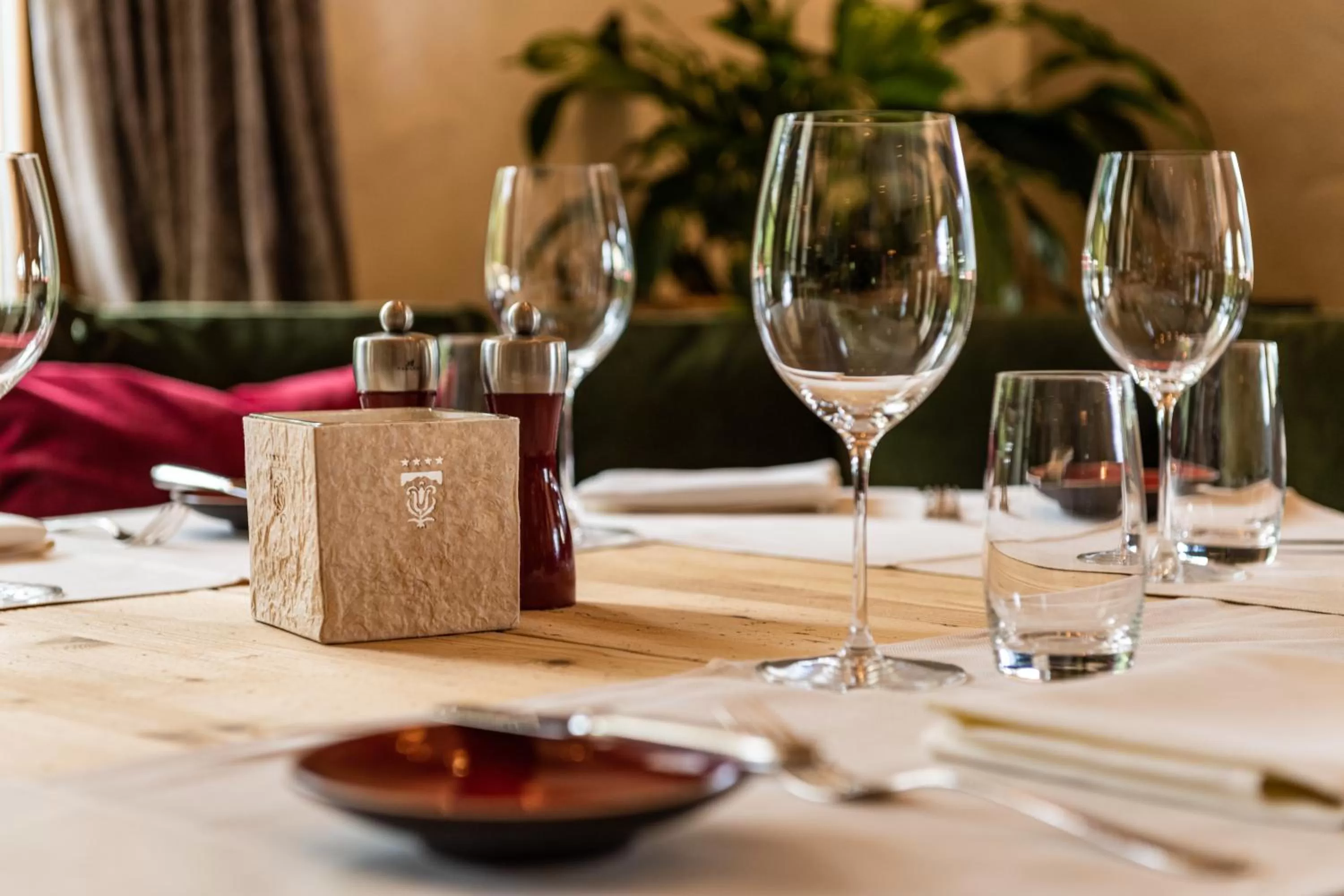 Restaurant/places to eat in Hotel Le Grand Chalet Gstaad