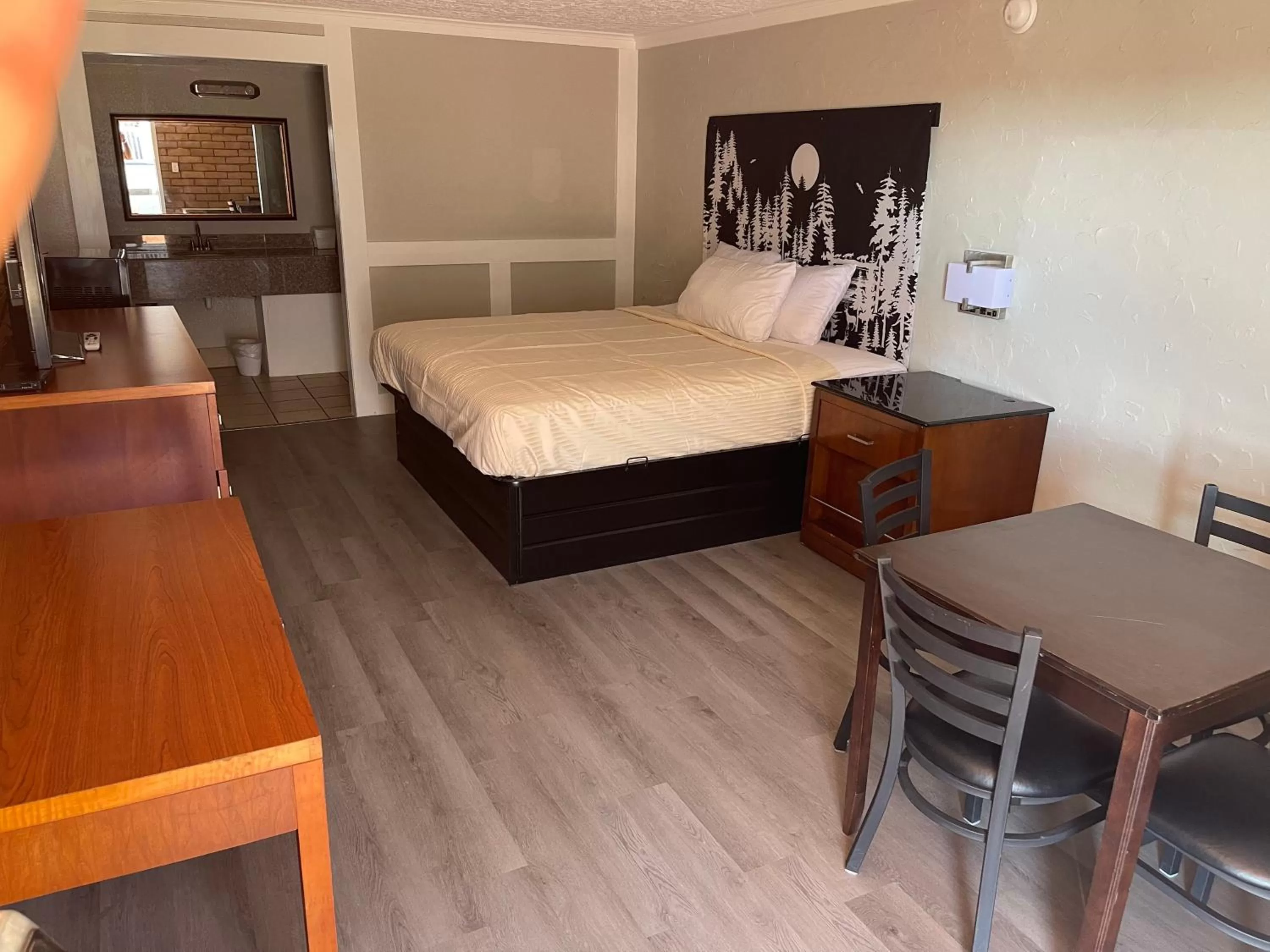 Bed in Stratford House Inn