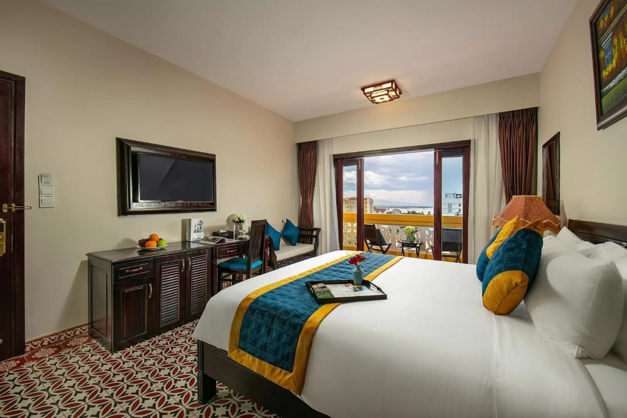 Bed in La Charm Hoi An Hotel & Spa