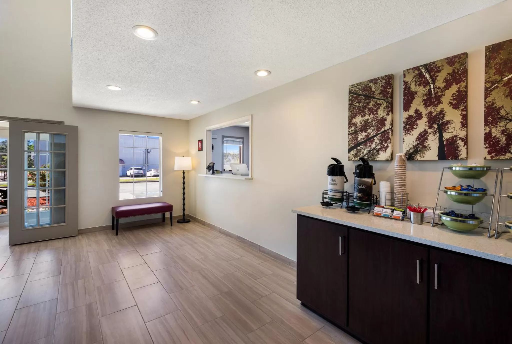 Other, Bed in Red Roof Inn Jasper