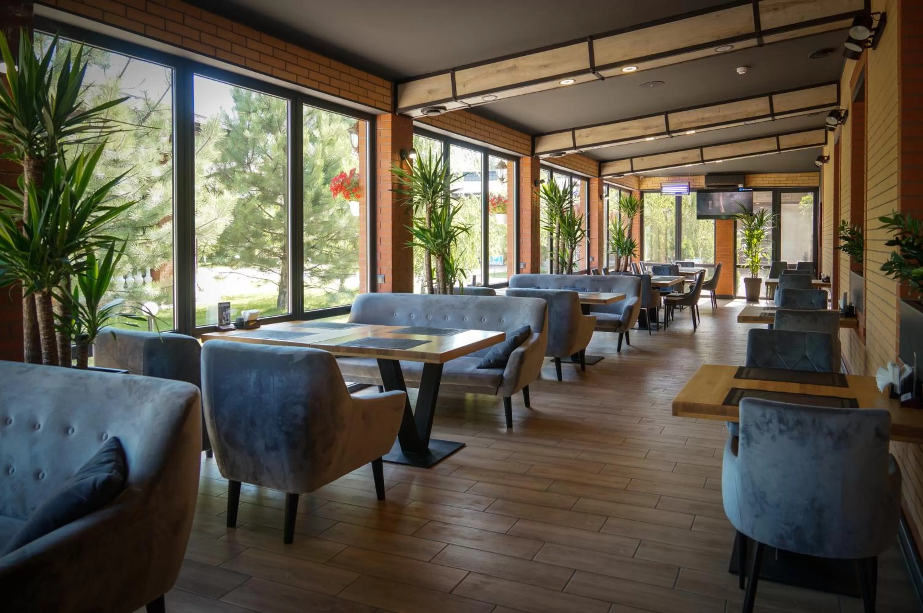 Restaurant/places to eat in Delta Hotel